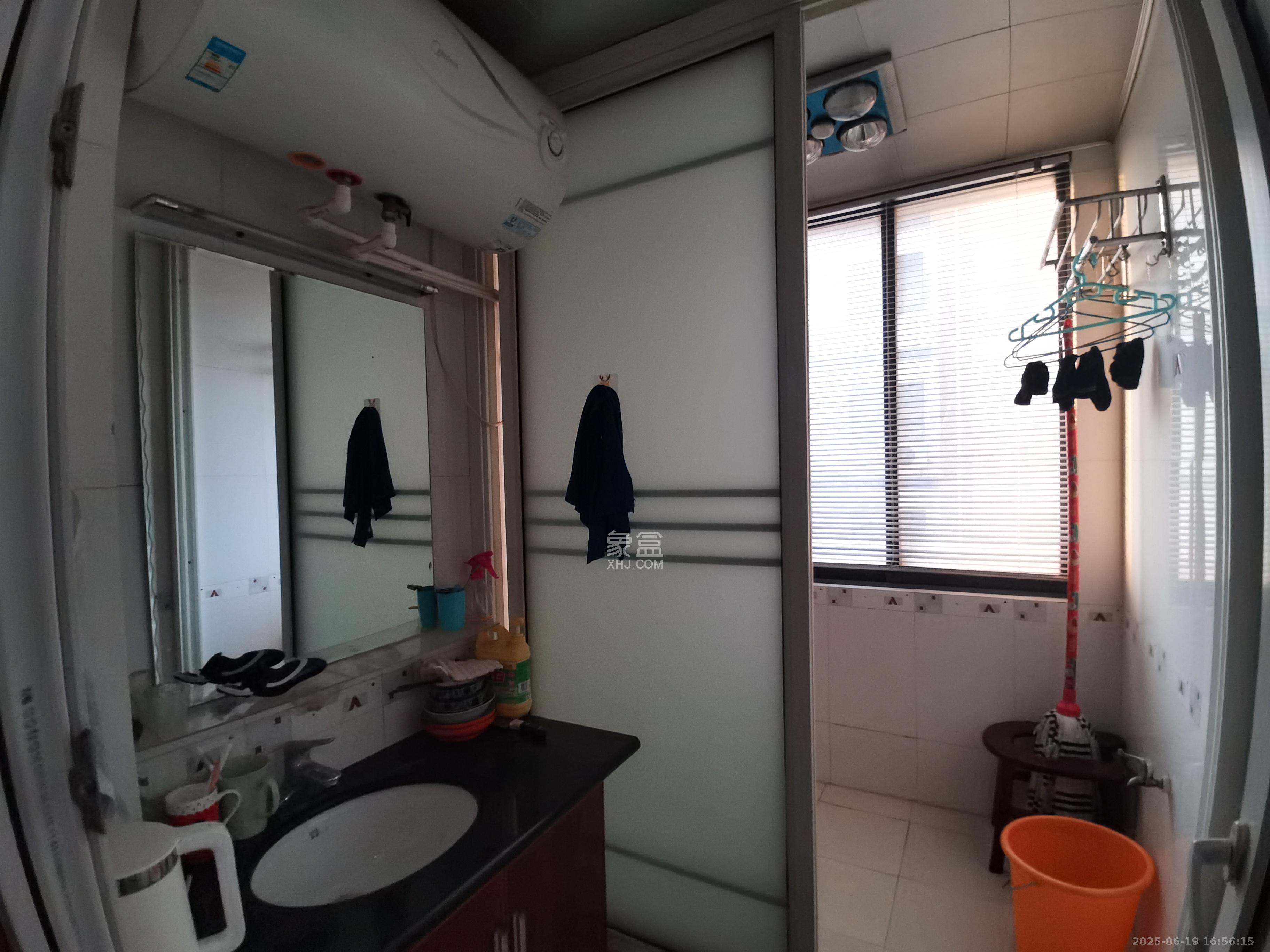 东一时区   32.8㎡     1300.00元/月室内图