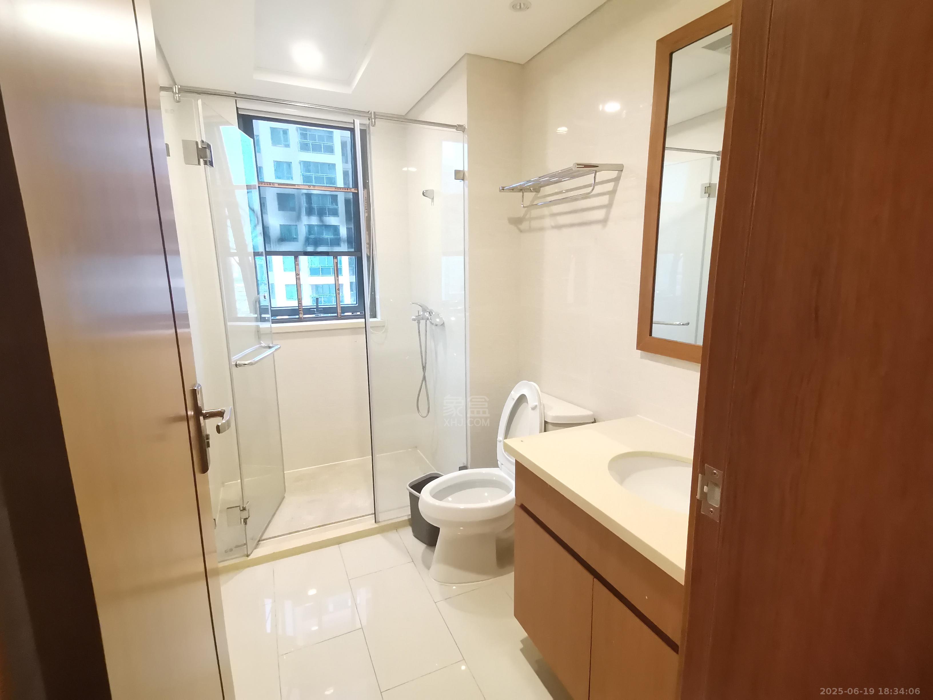 晋合湘水湾四期 3室2厅2卫 3500.0元/月 晋合湘水湾四期 3室2厅2卫 3500.0元/月室内图