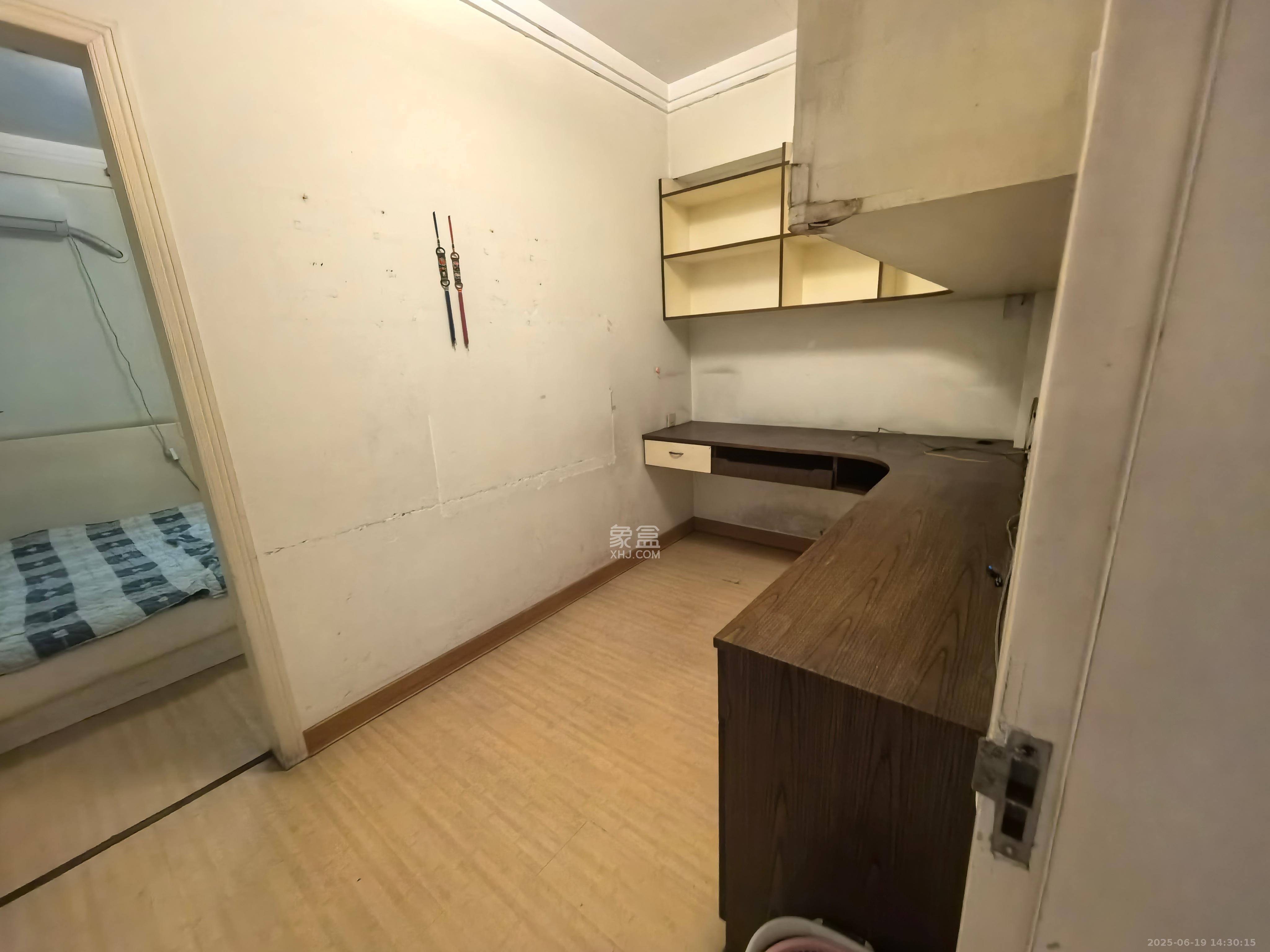 轻工小区(湖南轻工研究院宿舍) 3室2厅2卫 2500.0元/月 轻工小区(湖南轻工研究院宿舍) 3室2厅2卫 2500.0元/月室内图