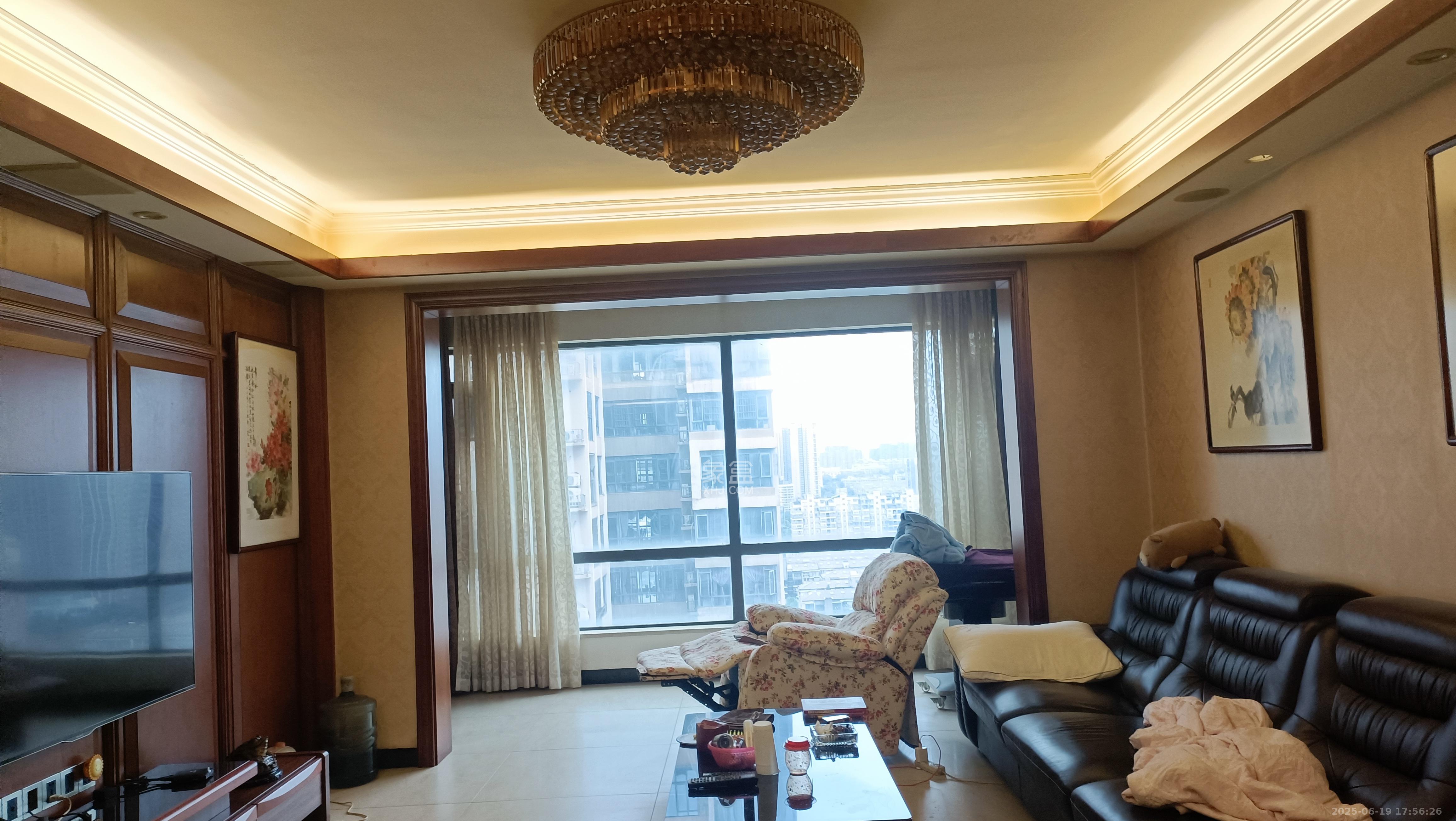 潇湘名城(新里程潇湘名城) 5室2厅2卫 3500.0元/月 潇湘名城(新里程潇湘名城) 5室2厅2卫 3500.0元/月室内图