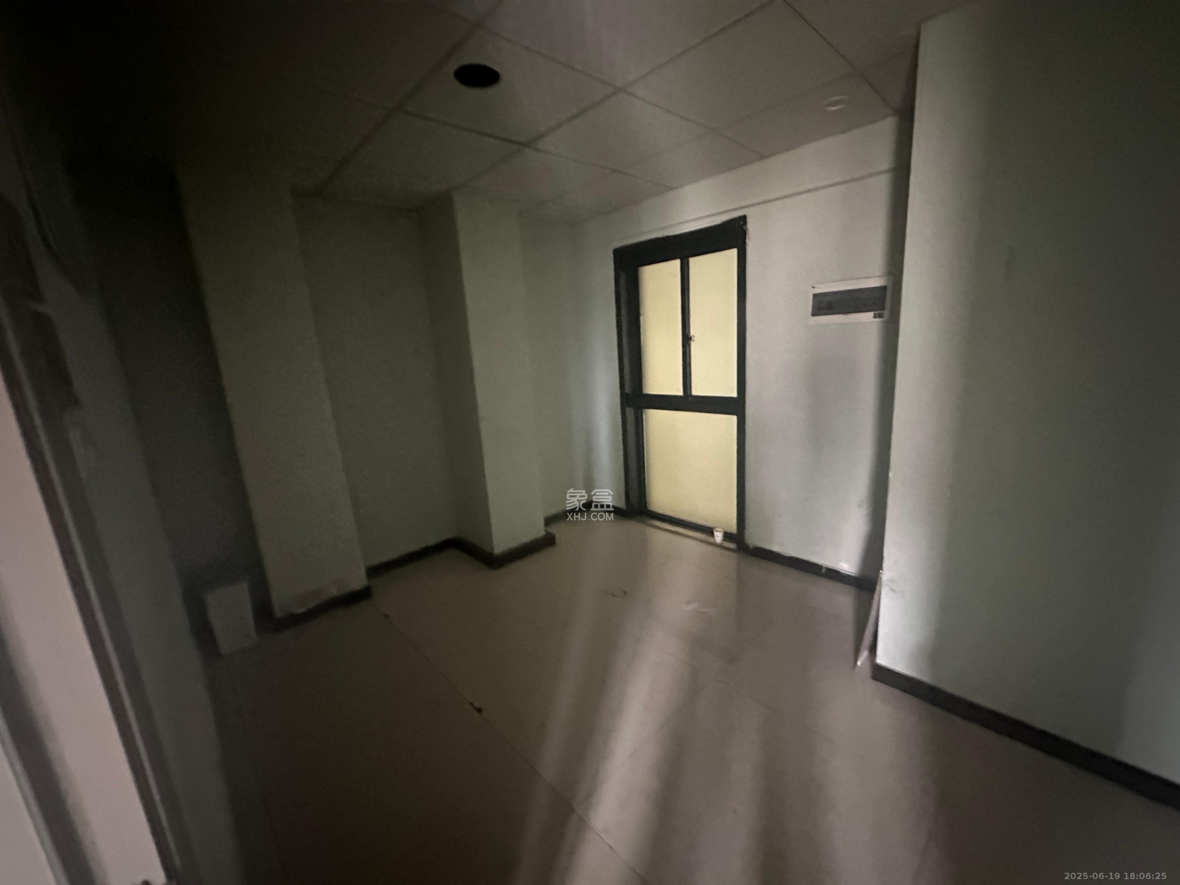 钰龙天下二期（钰龙佳园）  1室0厅0卫   3500.00元/月室内图