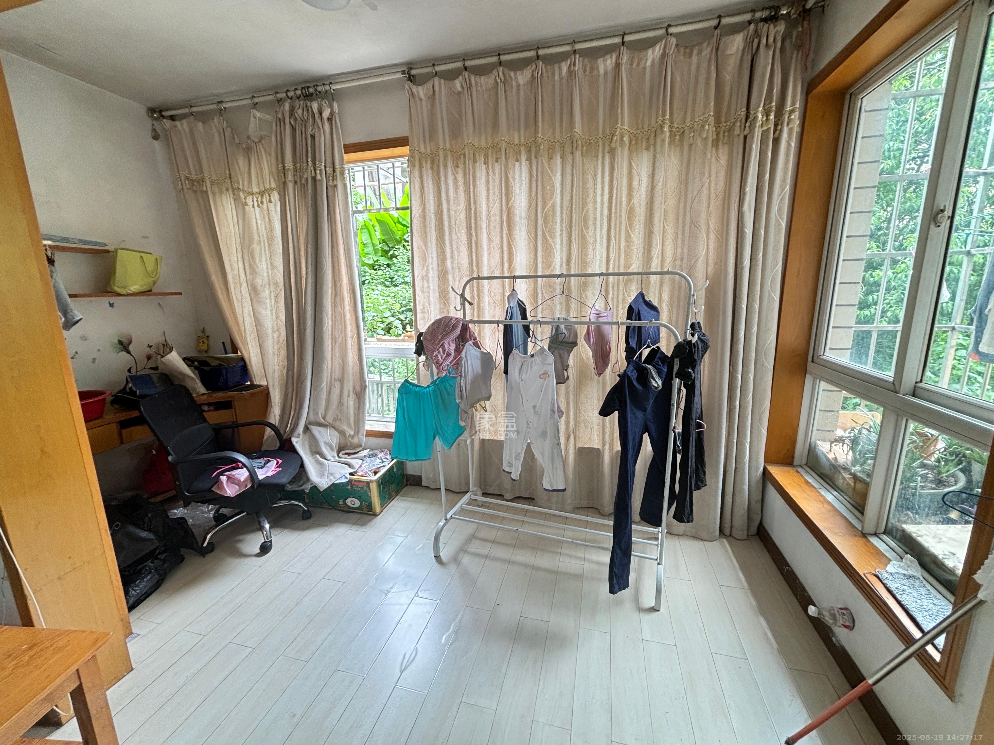 德馨园  2室1厅1卫    1500.0元/月室内图