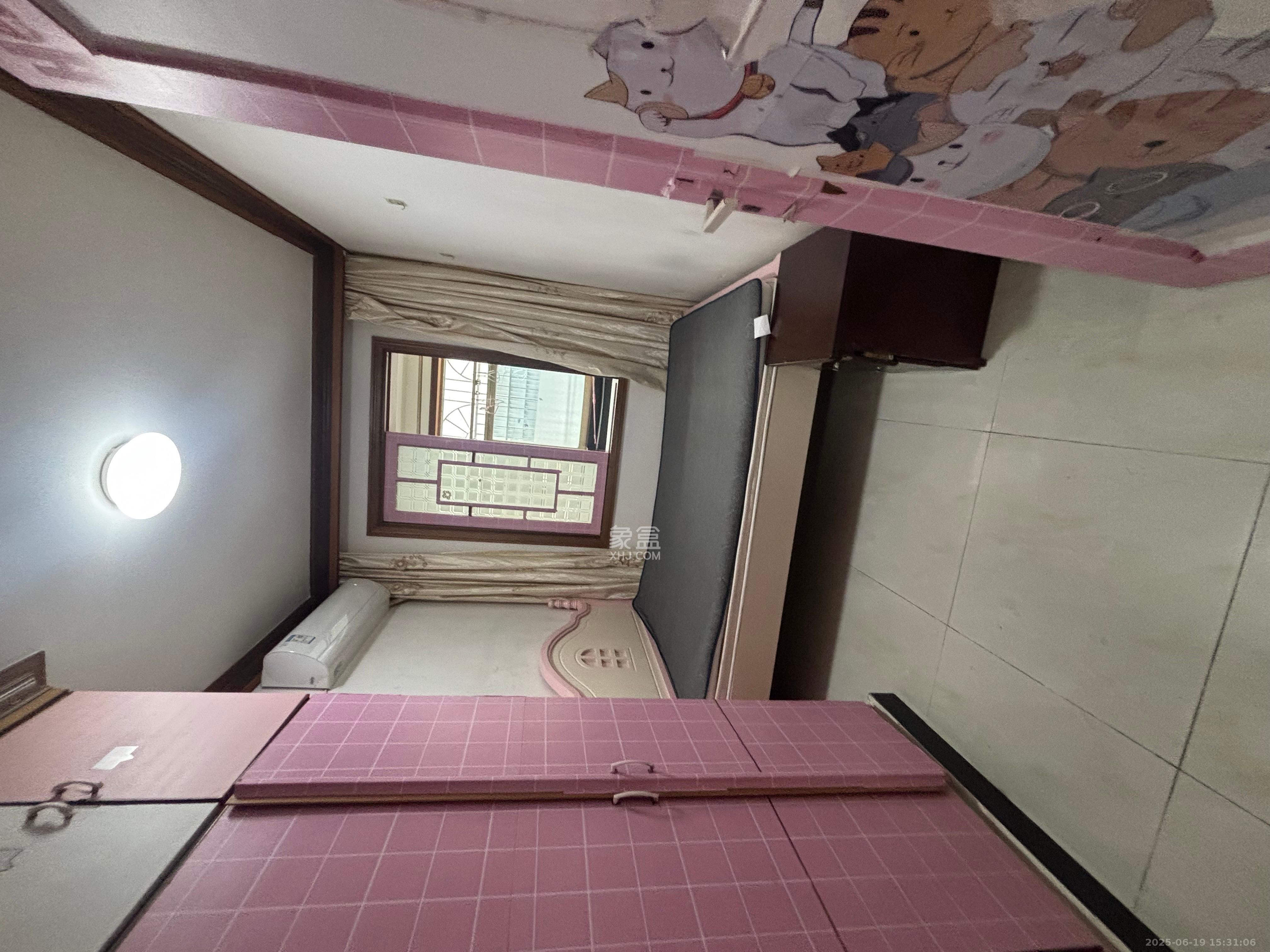 京剧院单位房  3室1厅1卫   2400.00元/月室内图