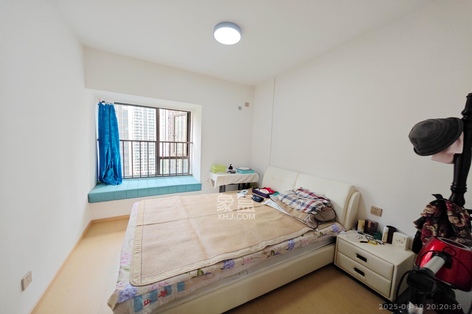 国欣向荣府  4室2厅2卫    155.0万 国欣向荣府  4室2厅2卫    155.0万卧室