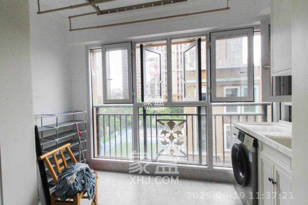 南城印象  3室2厅1卫    2300.0元/月 南城印象  3室2厅1卫    2300.0元/月室内图