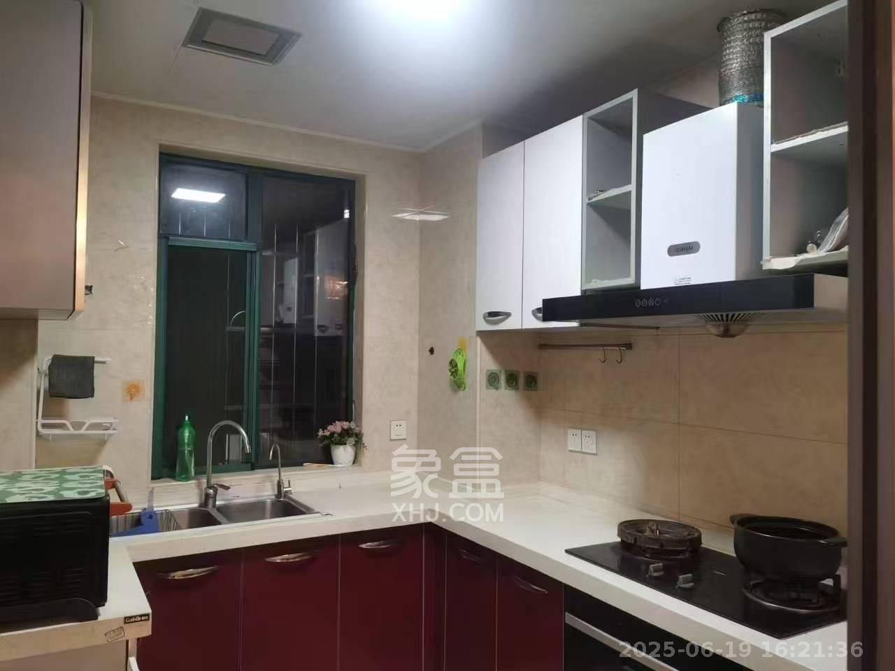 银桂苑  3室2厅2卫   3300.00元/月室内图
