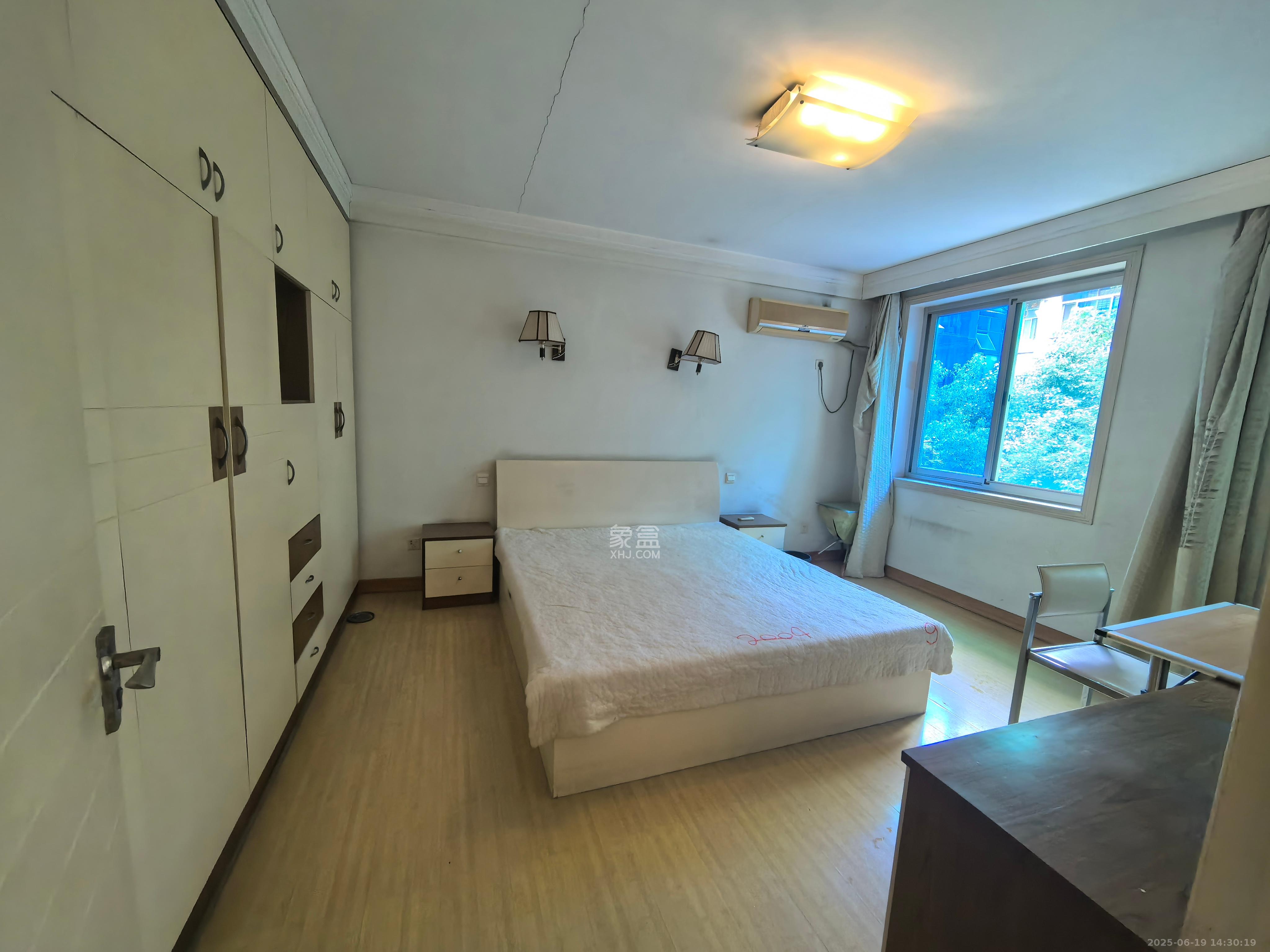 轻工小区(湖南轻工研究院宿舍) 3室2厅2卫 2500.0元/月 轻工小区(湖南轻工研究院宿舍) 3室2厅2卫 2500.0元/月室内图