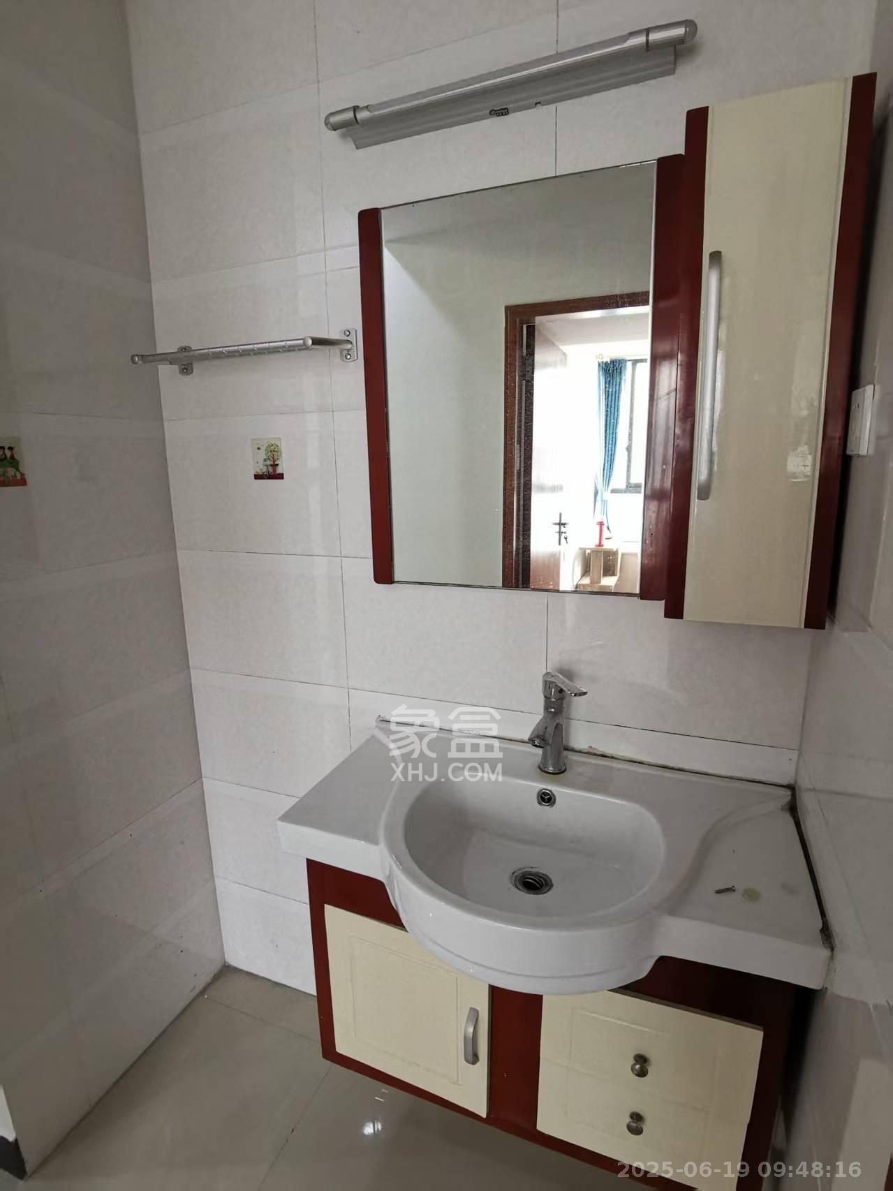 湘江世纪城映江苑 1室1厅1卫 1600.00元/月 湘江世纪城映江苑 1室1厅1卫 1600.00元/月室内图