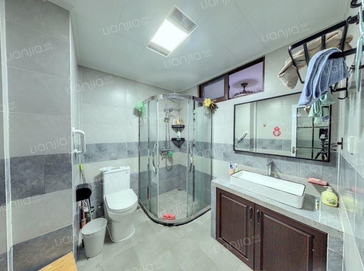 海航豪庭北苑 4室2厅4卫 9000.0元/月 海航豪庭北苑 4室2厅4卫 9000.0元/月室内图