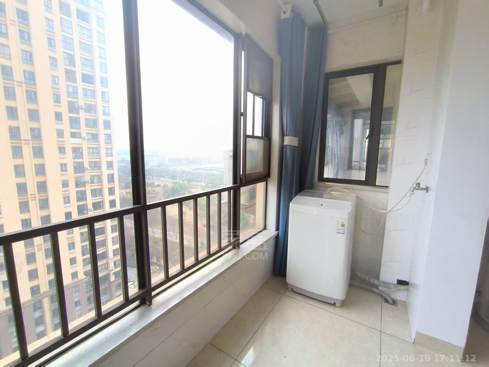 佳兆业金域天下二期 3室2厅2卫 1600.0元/月 佳兆业金域天下二期 3室2厅2卫 1600.0元/月室内图