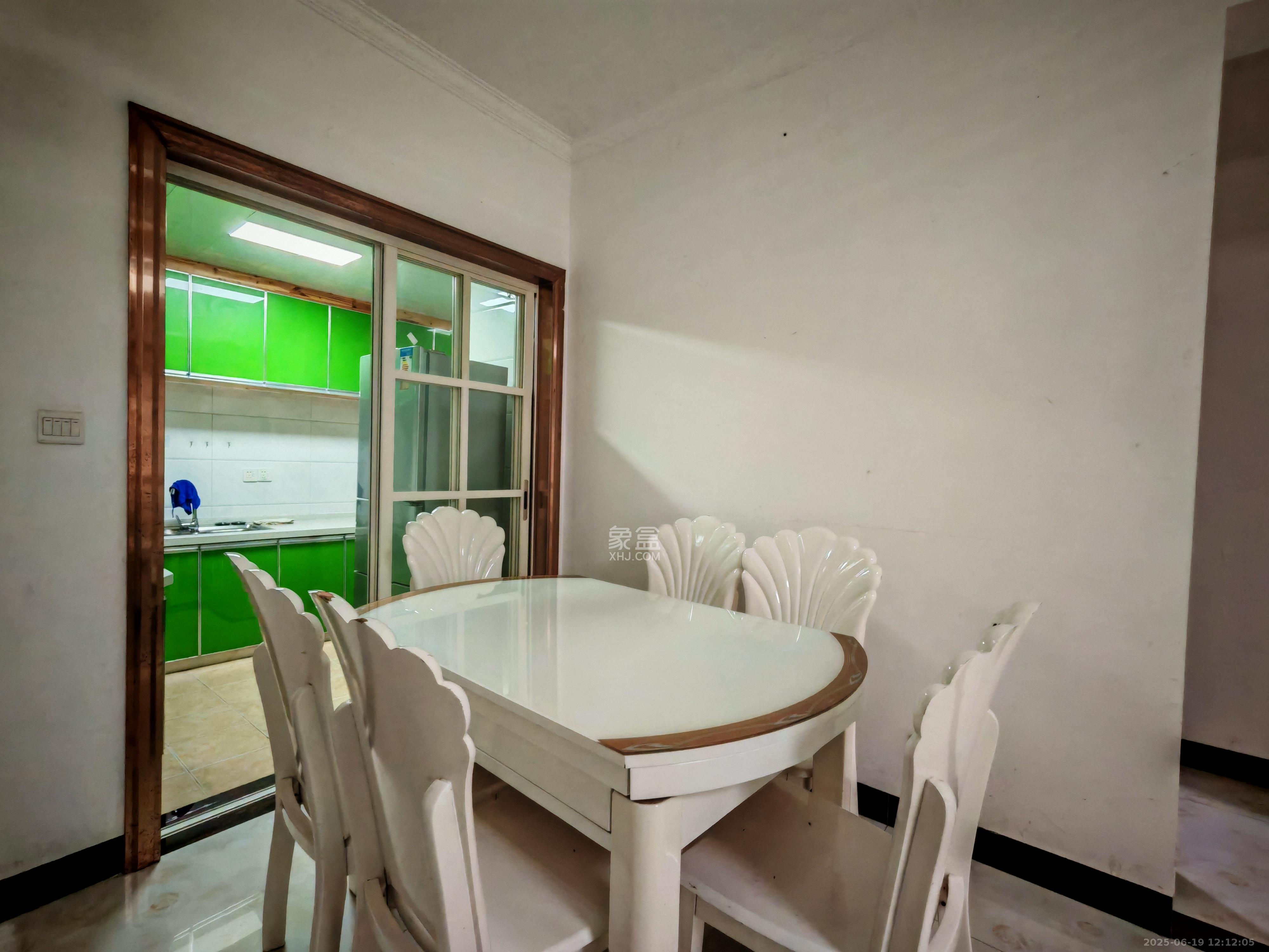 嘉顺苑  2室2厅1卫    2000.0元/月室内图