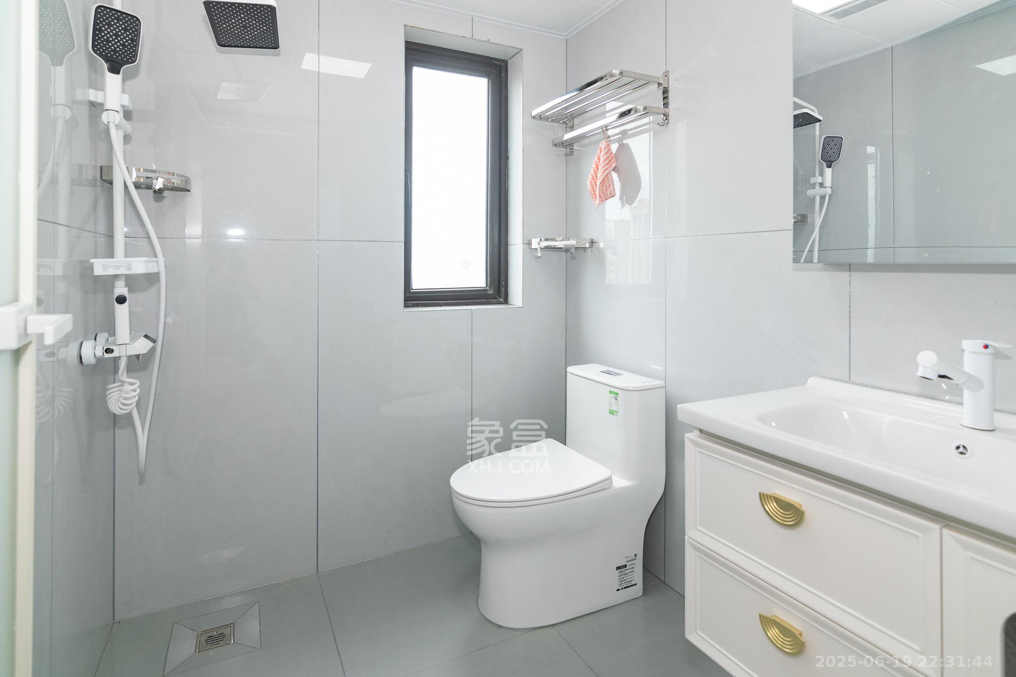 美的翰城 4室2厅2卫 88.0万 美的翰城 4室2厅2卫 88.0万卫生间