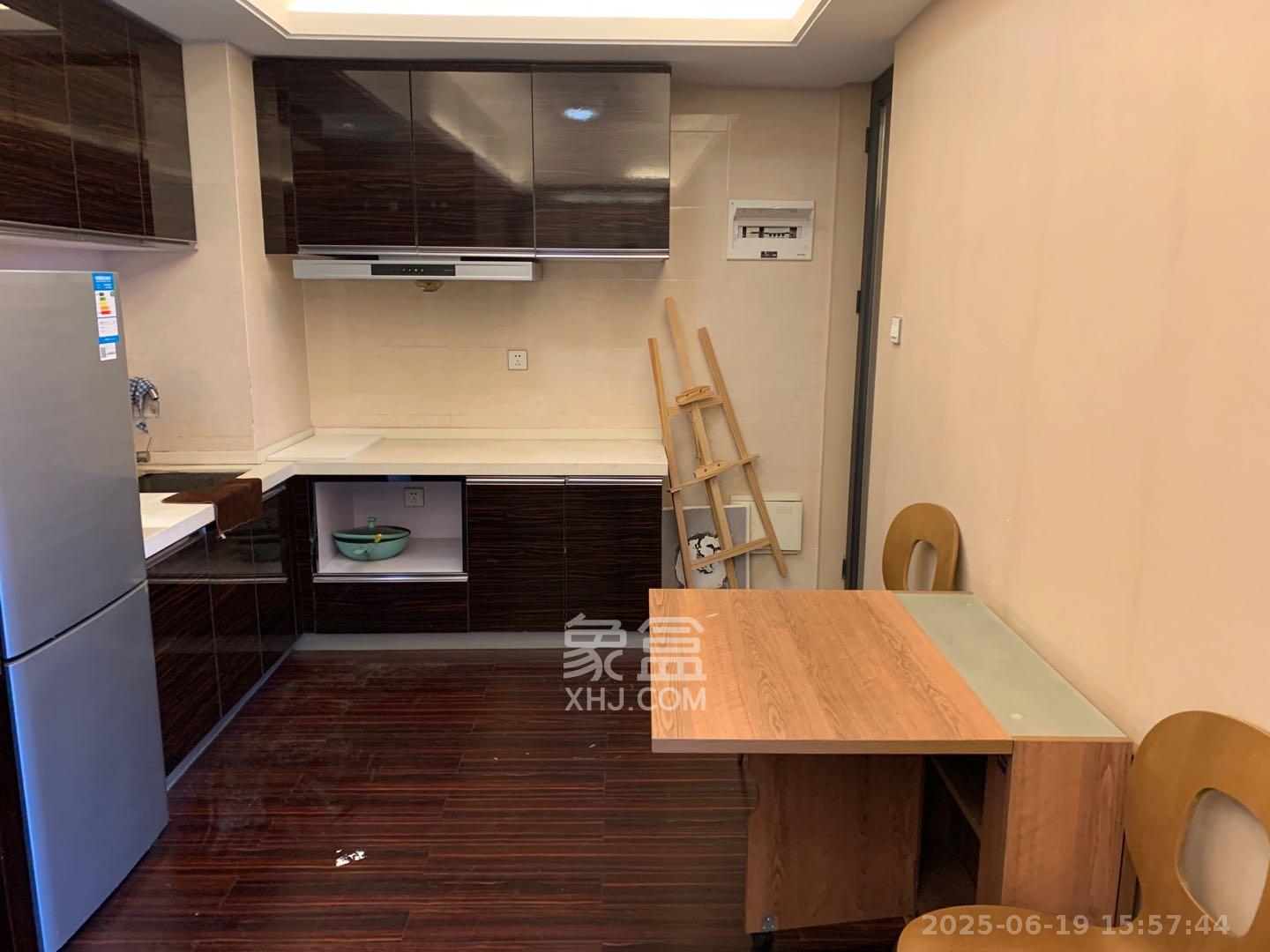 德思勤城市广场（宝格丽公寓）  1室1厅1卫   2400.00元/月室内图