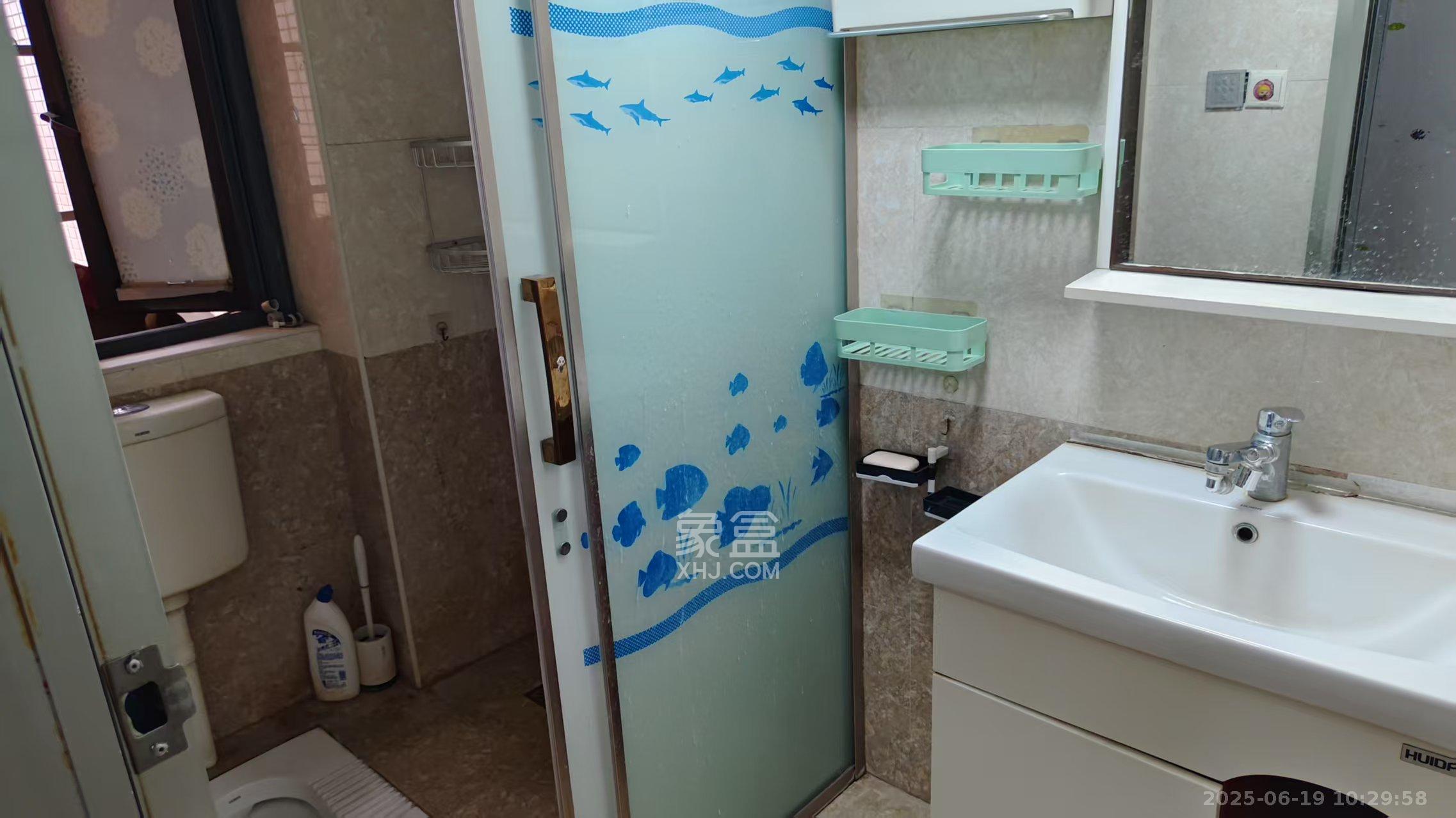 华城广场  2室2厅1卫    2500.0元/月室内图