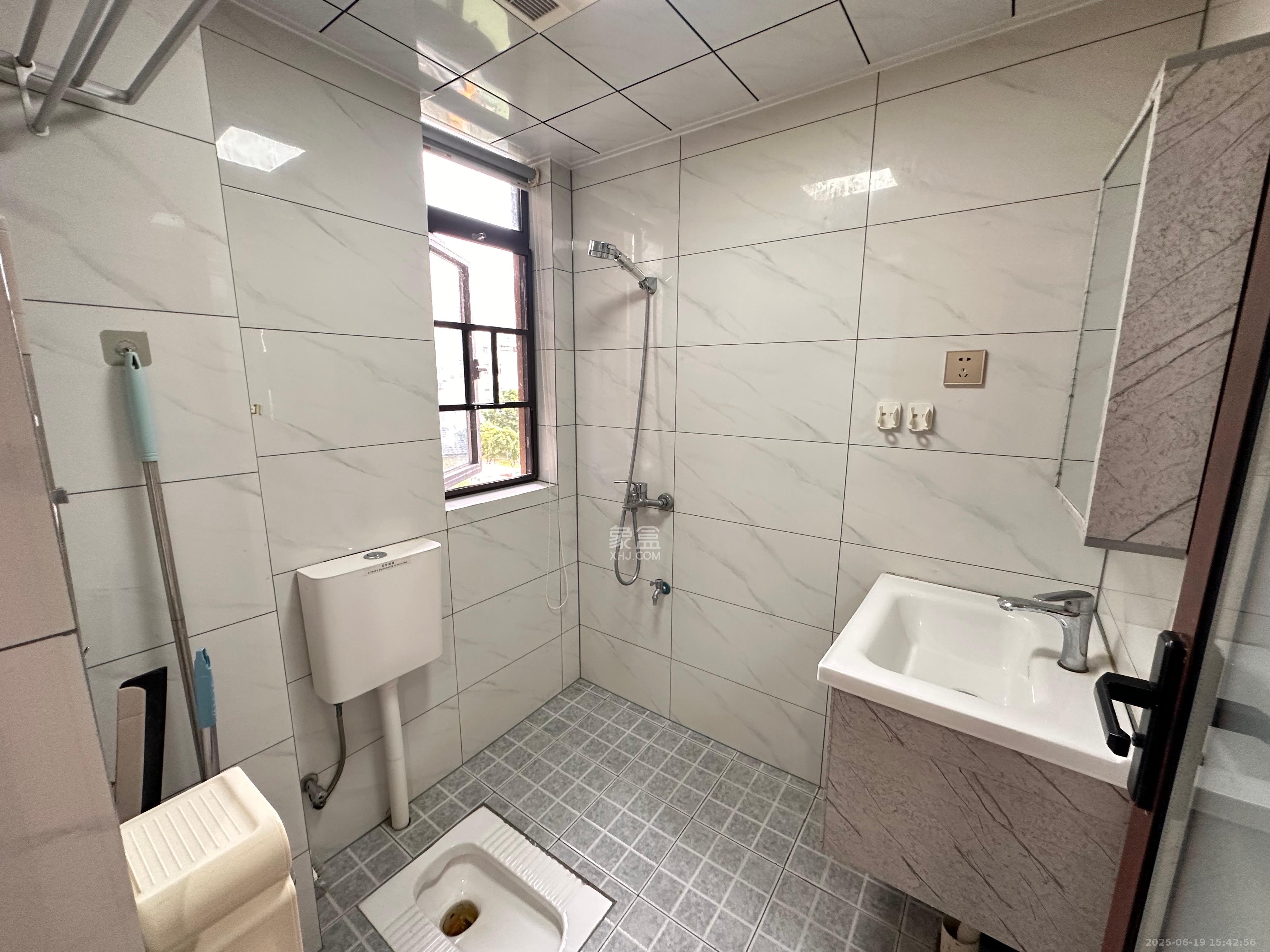 嘉雨兴园 2室1厅1卫 3000.0元/月 嘉雨兴园 2室1厅1卫 3000.0元/月室内图