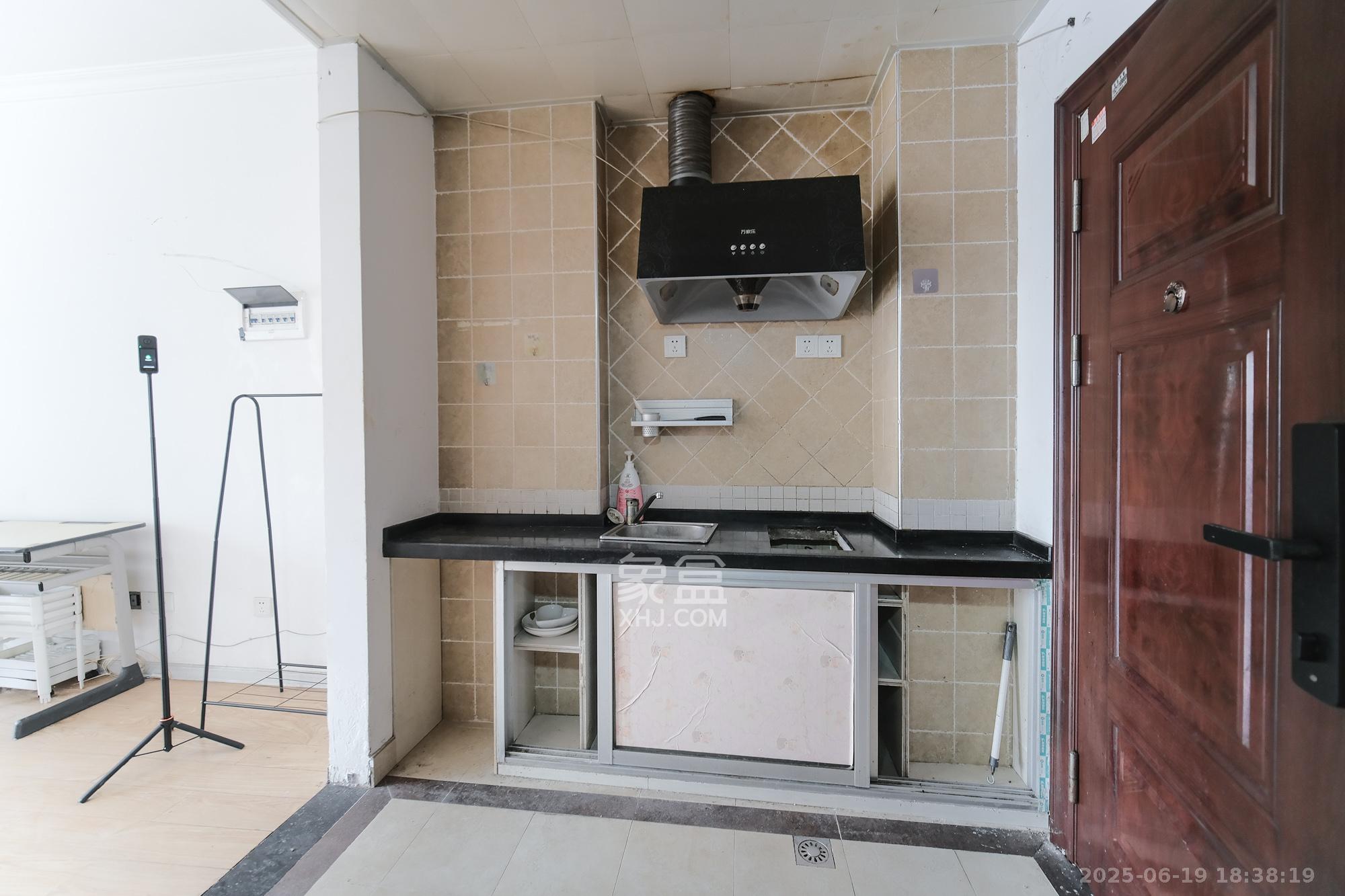 月亮湾草莓街区一、二期 1室1厅1卫 18.8万 月亮湾草莓街区一、二期 1室1厅1卫 18.8万厨房