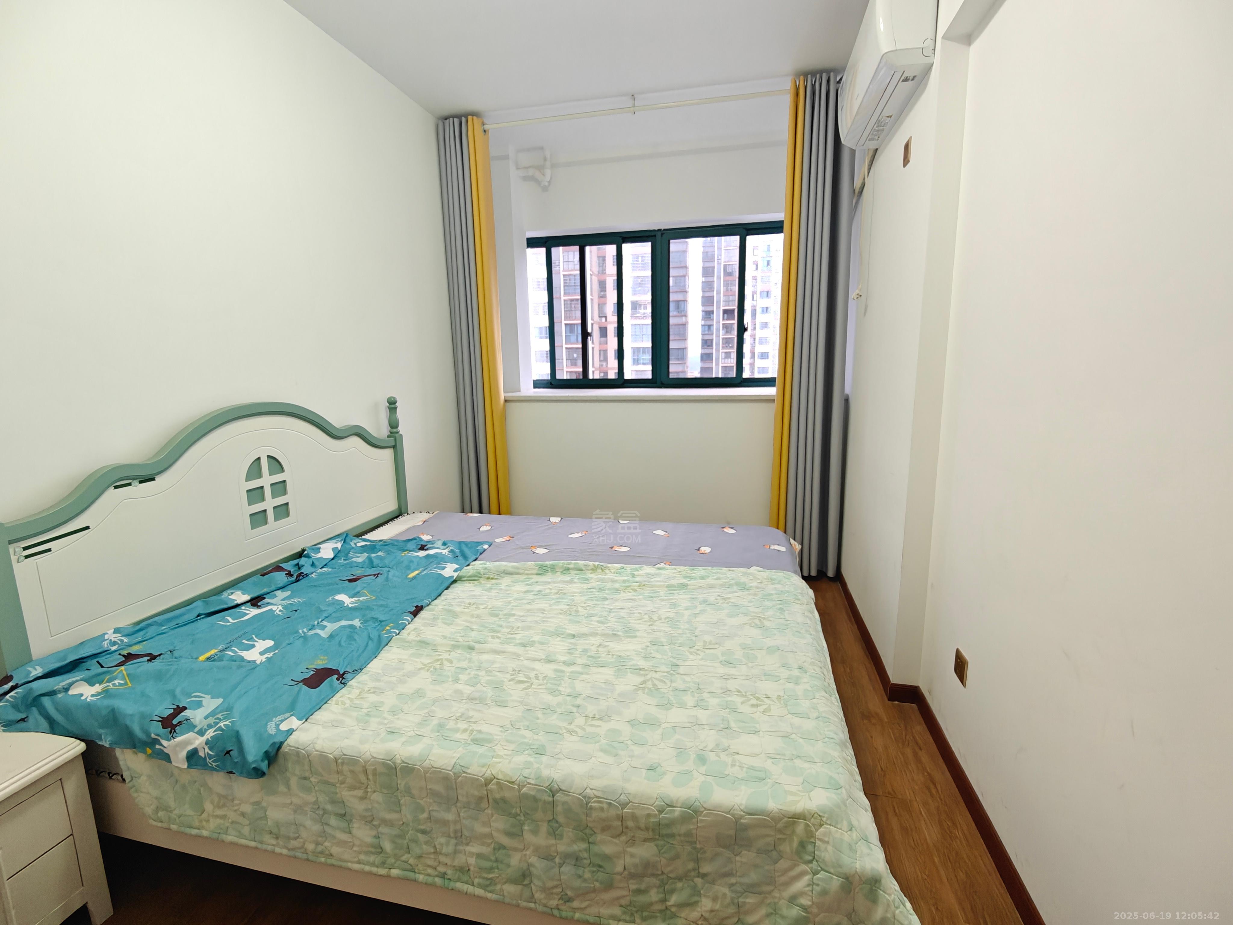 湖景名城 4室2厅2卫 2000.0元/月 湖景名城 4室2厅2卫 2000.0元/月室内图