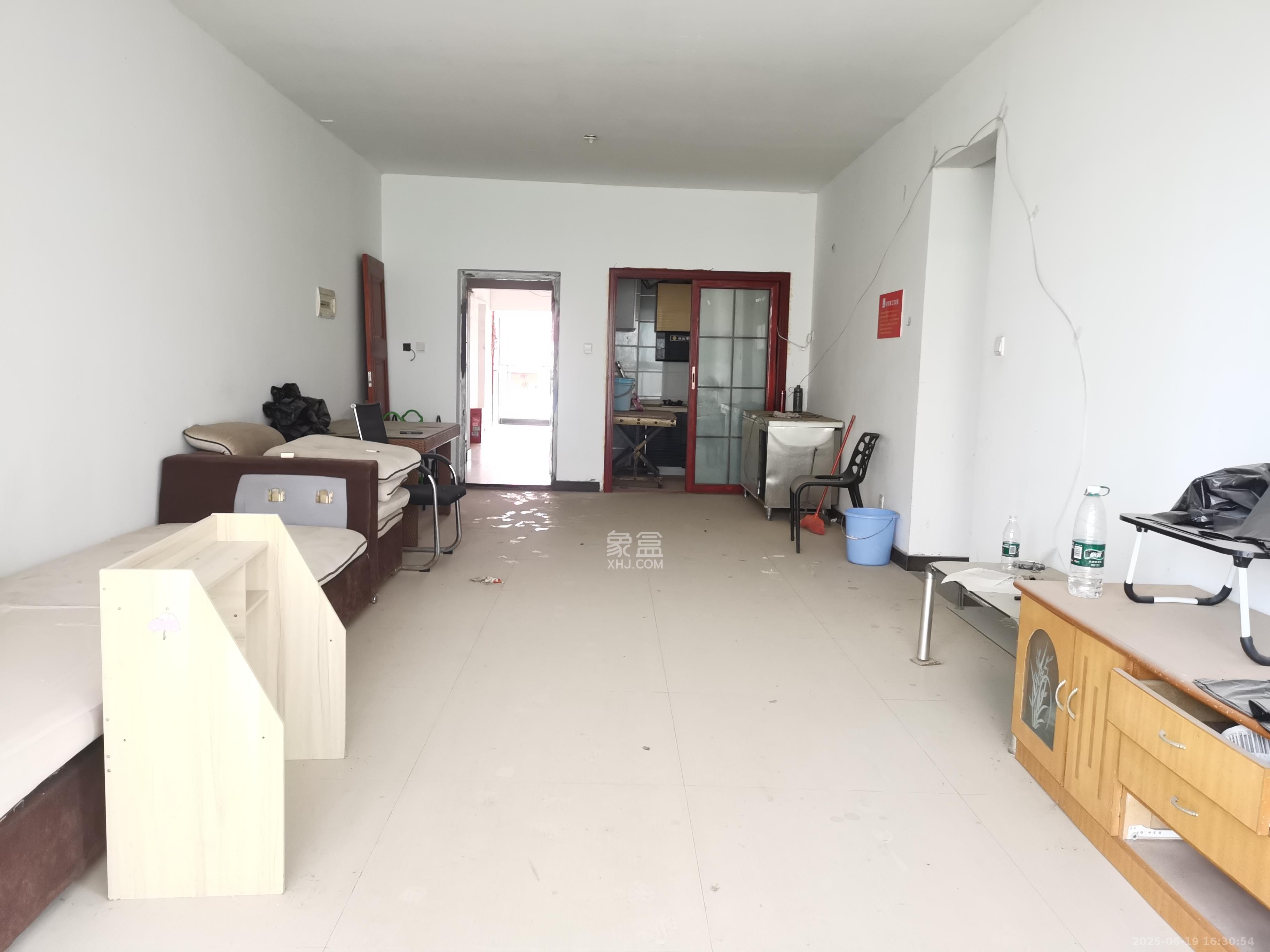 蟠龙欣苑 3室2厅2卫 1500.0元/月 蟠龙欣苑 3室2厅2卫 1500.0元/月室内图