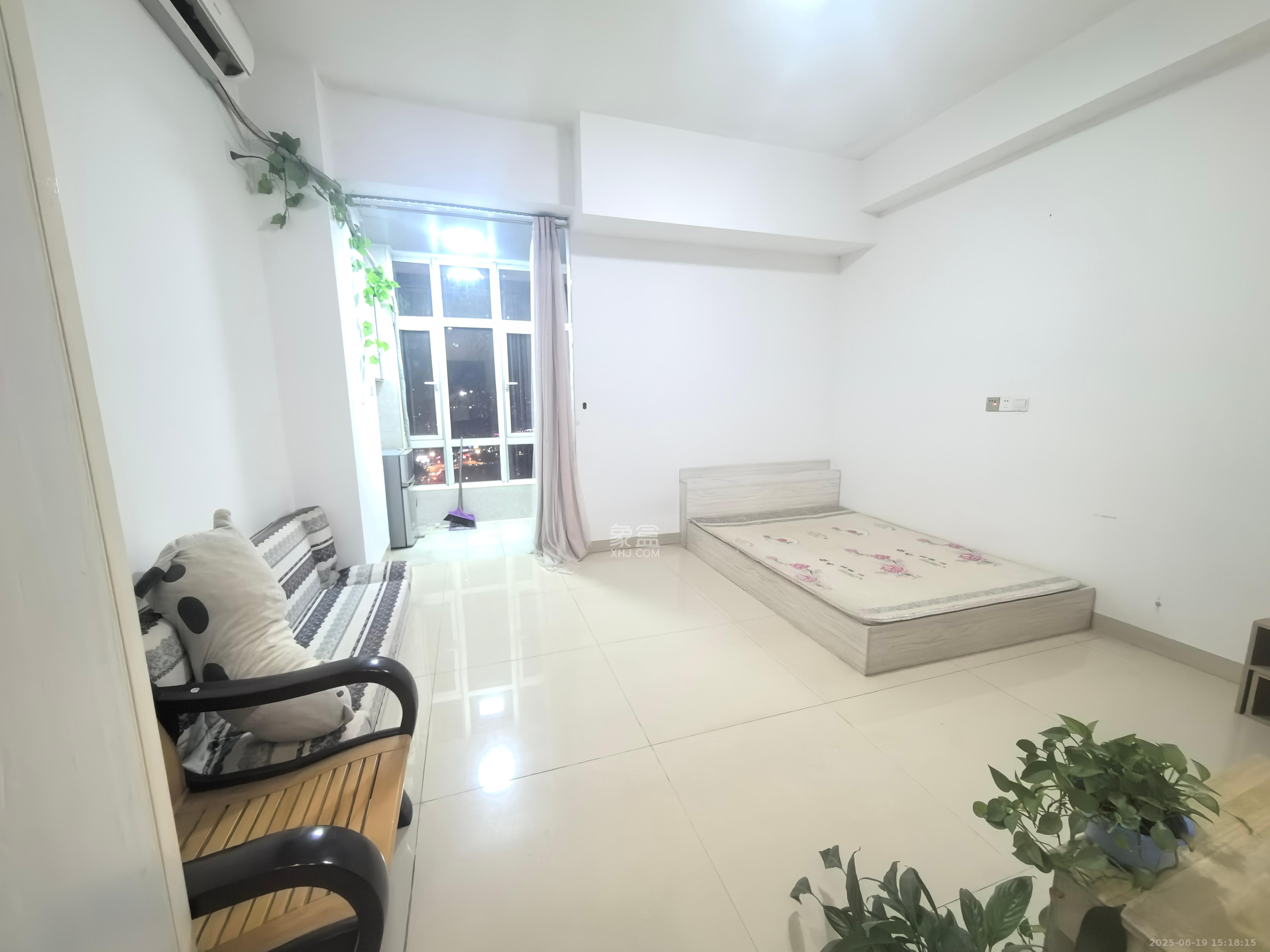 金鼎公园尚  1室1厅1卫    1200.0元/月 金鼎公园尚  1室1厅1卫    1200.0元/月室内图