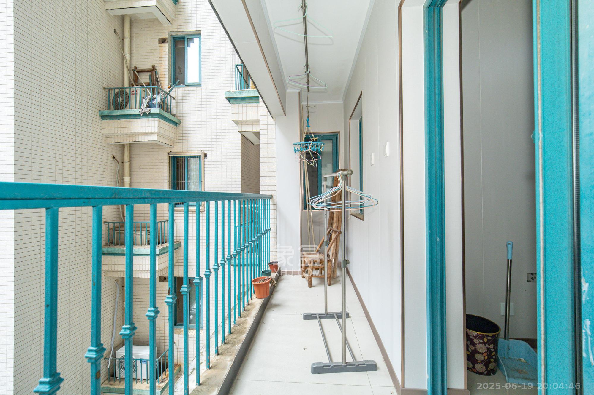 蝴蝶谷 2室2厅1卫 38.0万 蝴蝶谷 2室2厅1卫 38.0万阳台