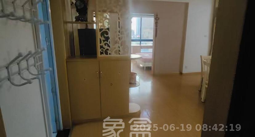 水岸天际（一期、二期）  2室2厅1卫    1800.0元/月