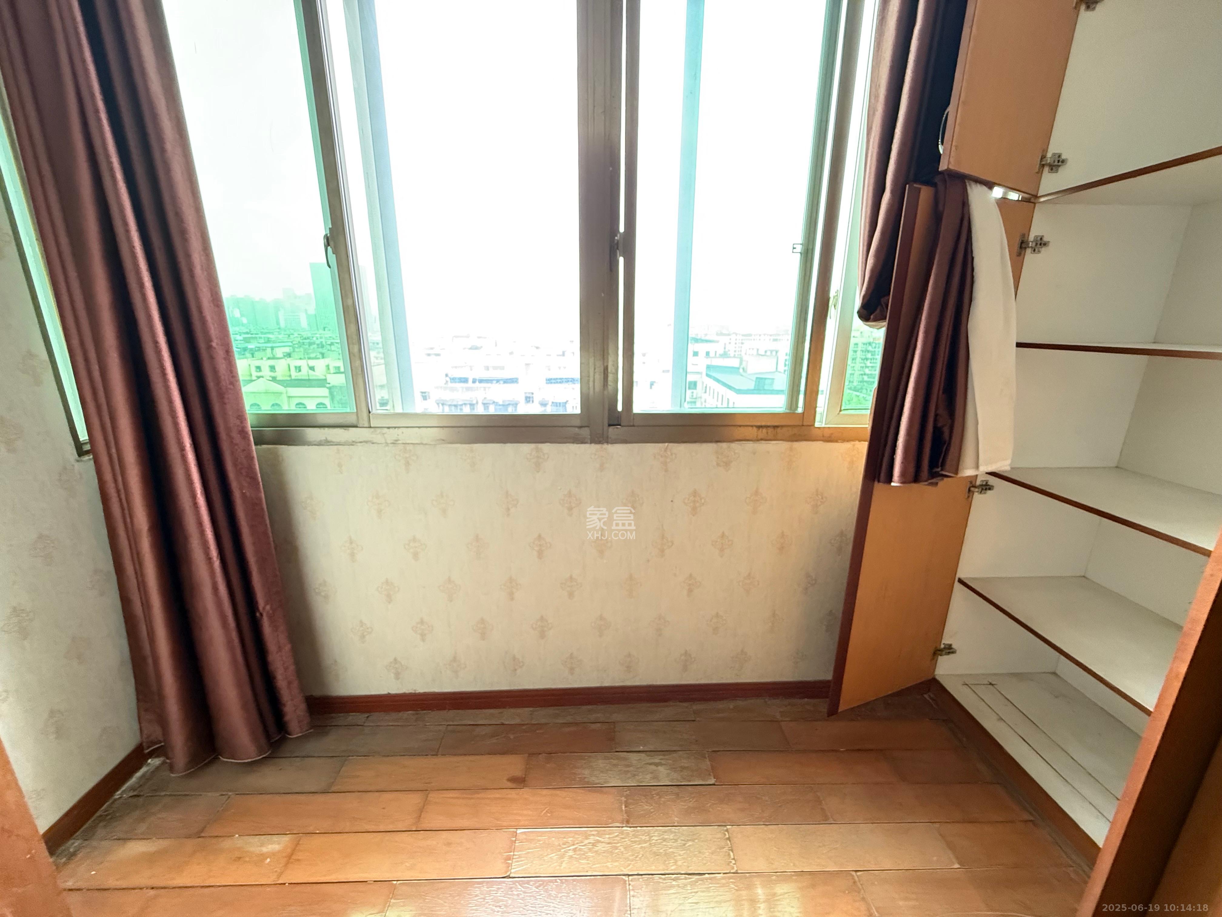 宏华花苑  8室2厅3卫   8500.00元/月室内图