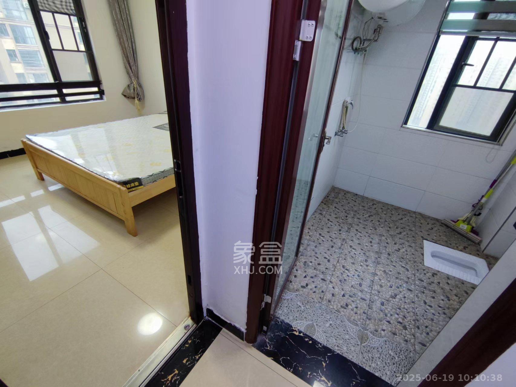 邦盛水岸御园 4室2厅2卫 2400.0元/月 邦盛水岸御园 4室2厅2卫 2400.0元/月室内图