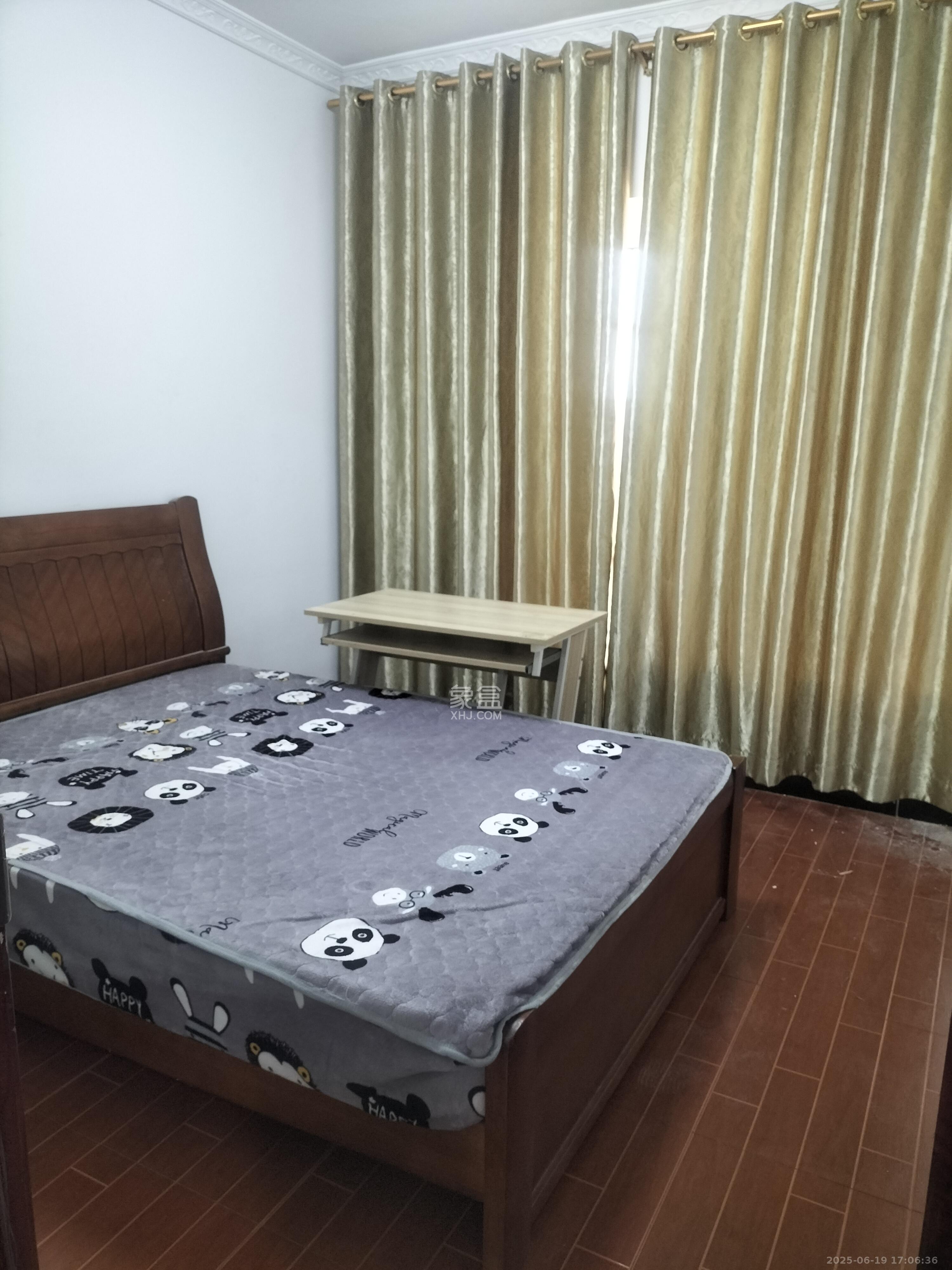 家兴苑  3室2厅1卫    2200.0元/月室内图