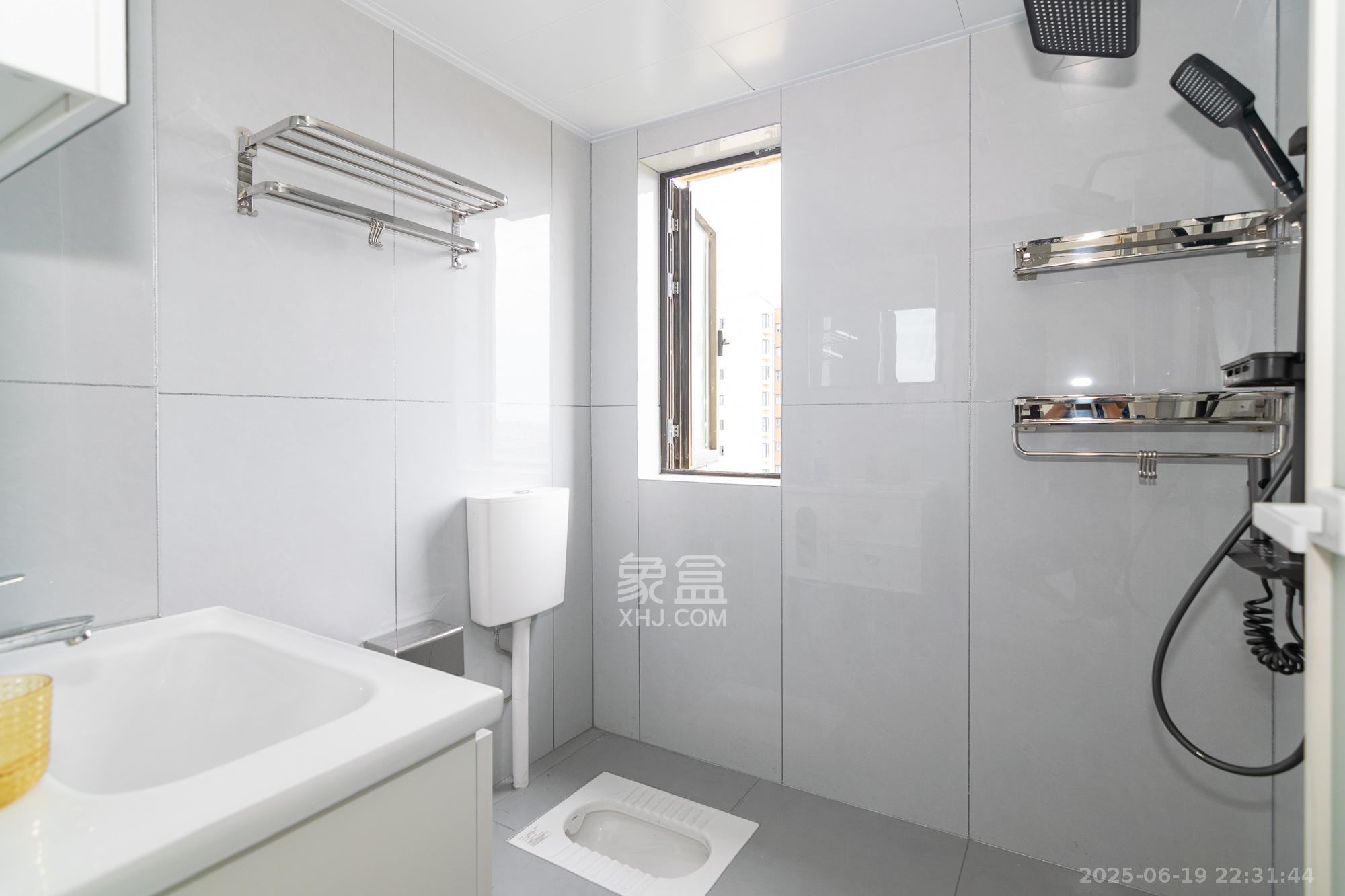 美的翰城 4室2厅2卫 88.0万 美的翰城 4室2厅2卫 88.0万卫生间