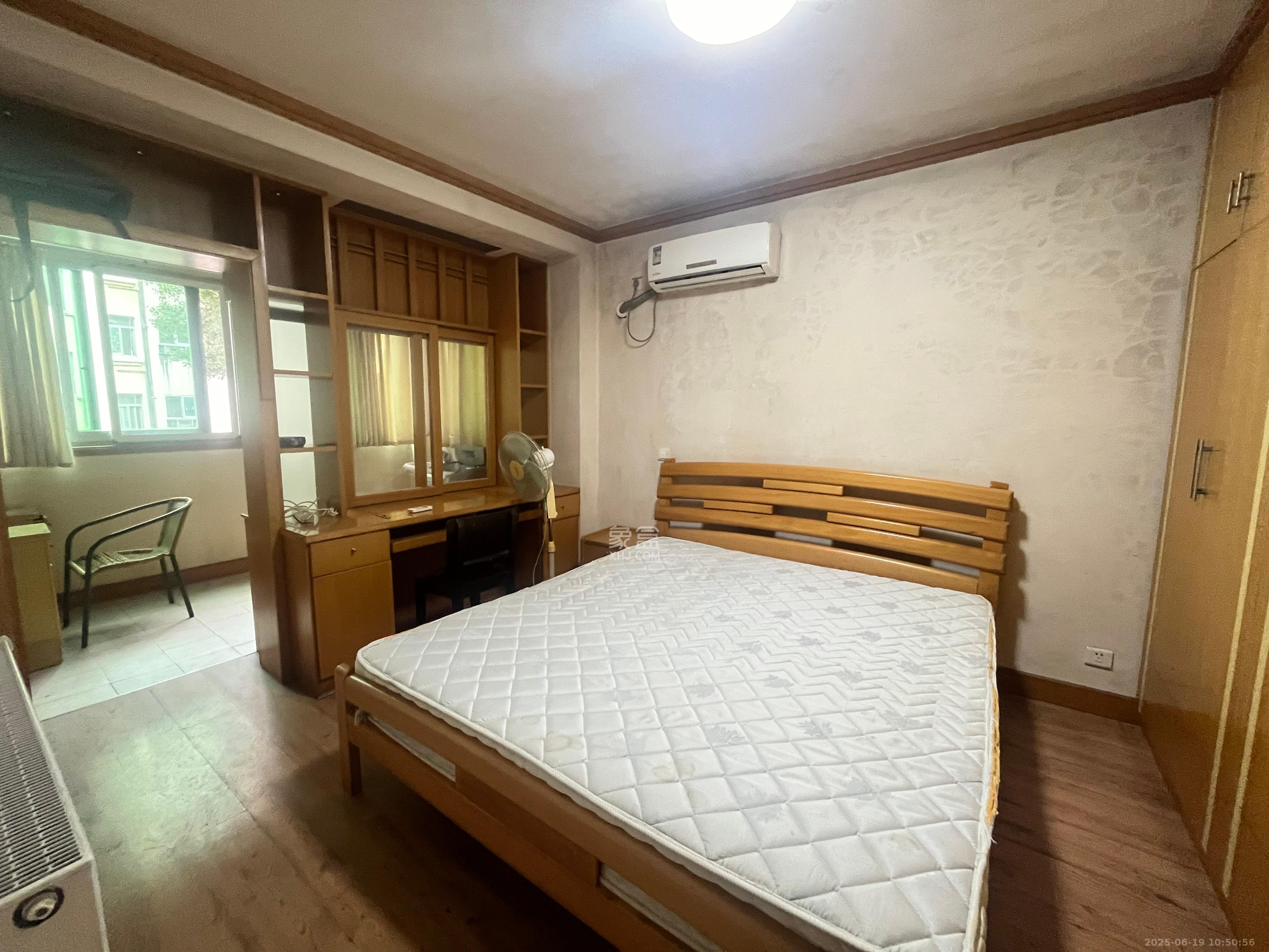 咸嘉新村嘉文苑 3室2厅2卫 2300.0元/月 咸嘉新村嘉文苑 3室2厅2卫 2300.0元/月室内图