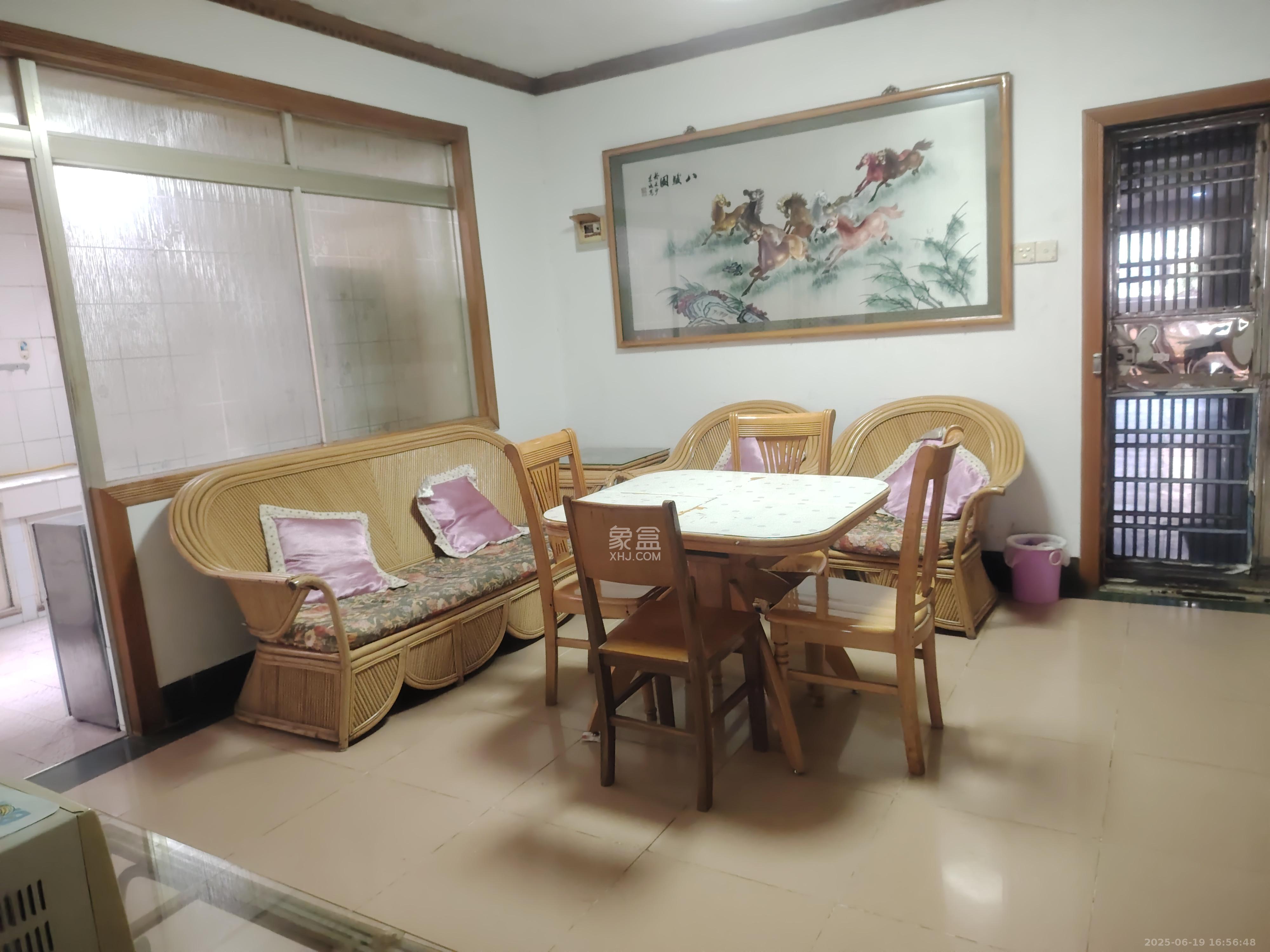交通厅宿舍  3室2厅1卫   2800.00元/月