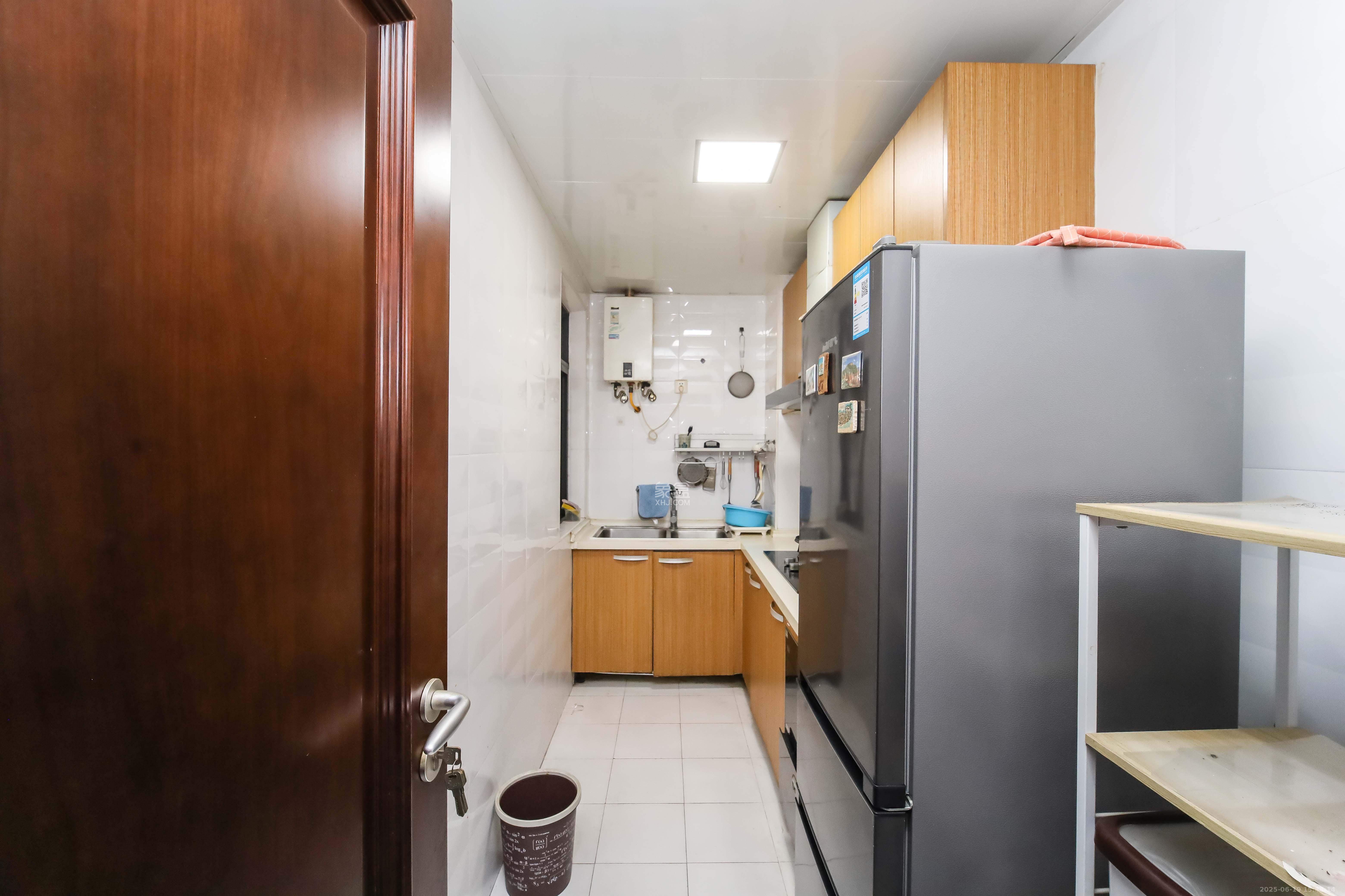 华城广场 2室2厅1卫 72.6万 华城广场 2室2厅1卫 72.6万厨房