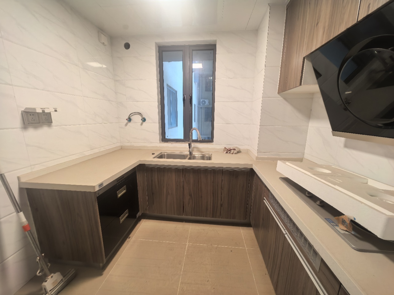 碧桂园梓山府  3室2厅2卫    1500.0元/月小区图