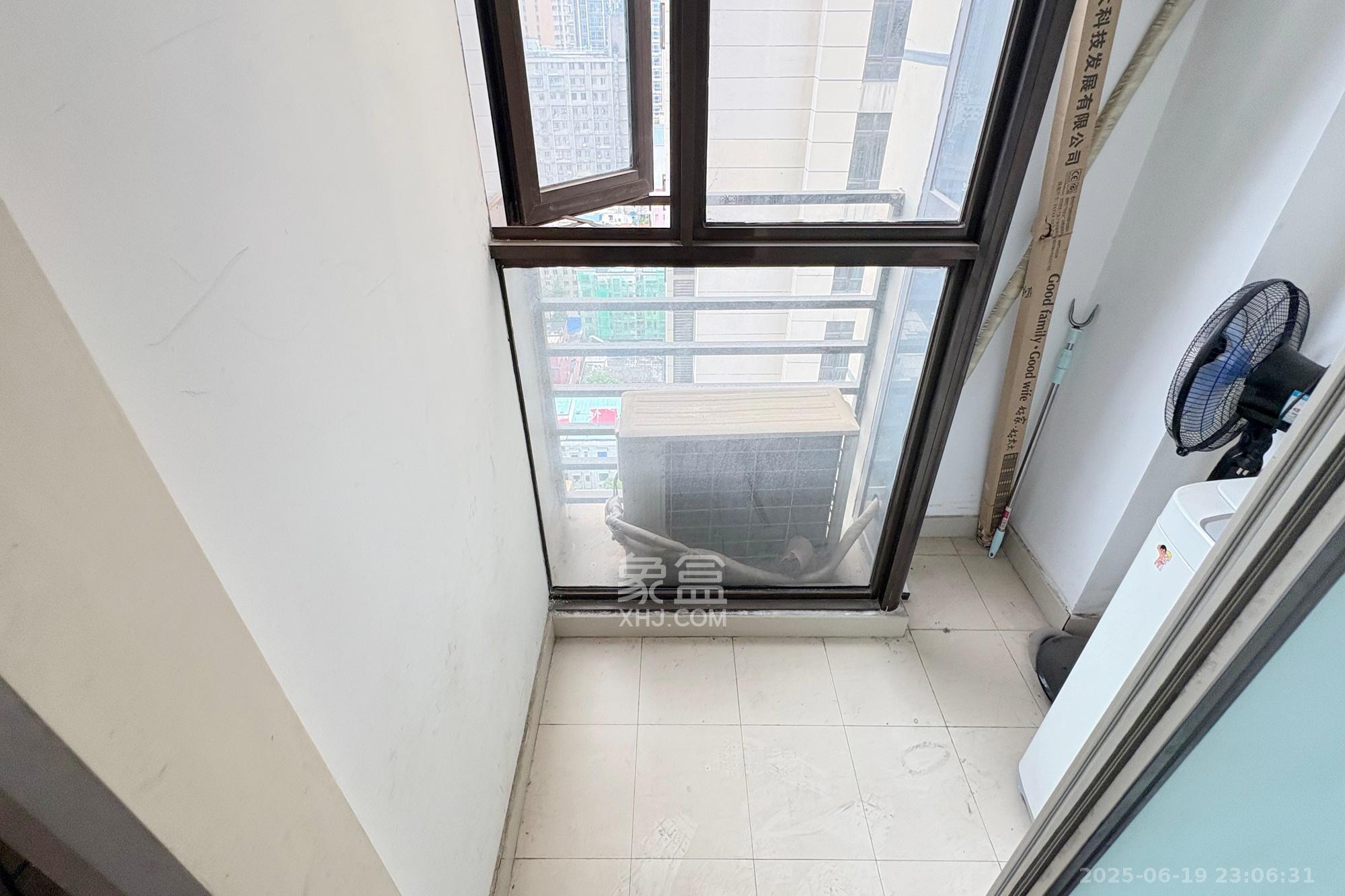 铂宫  1室1厅1卫    58.0万 铂宫  1室1厅1卫    58.0万阳台