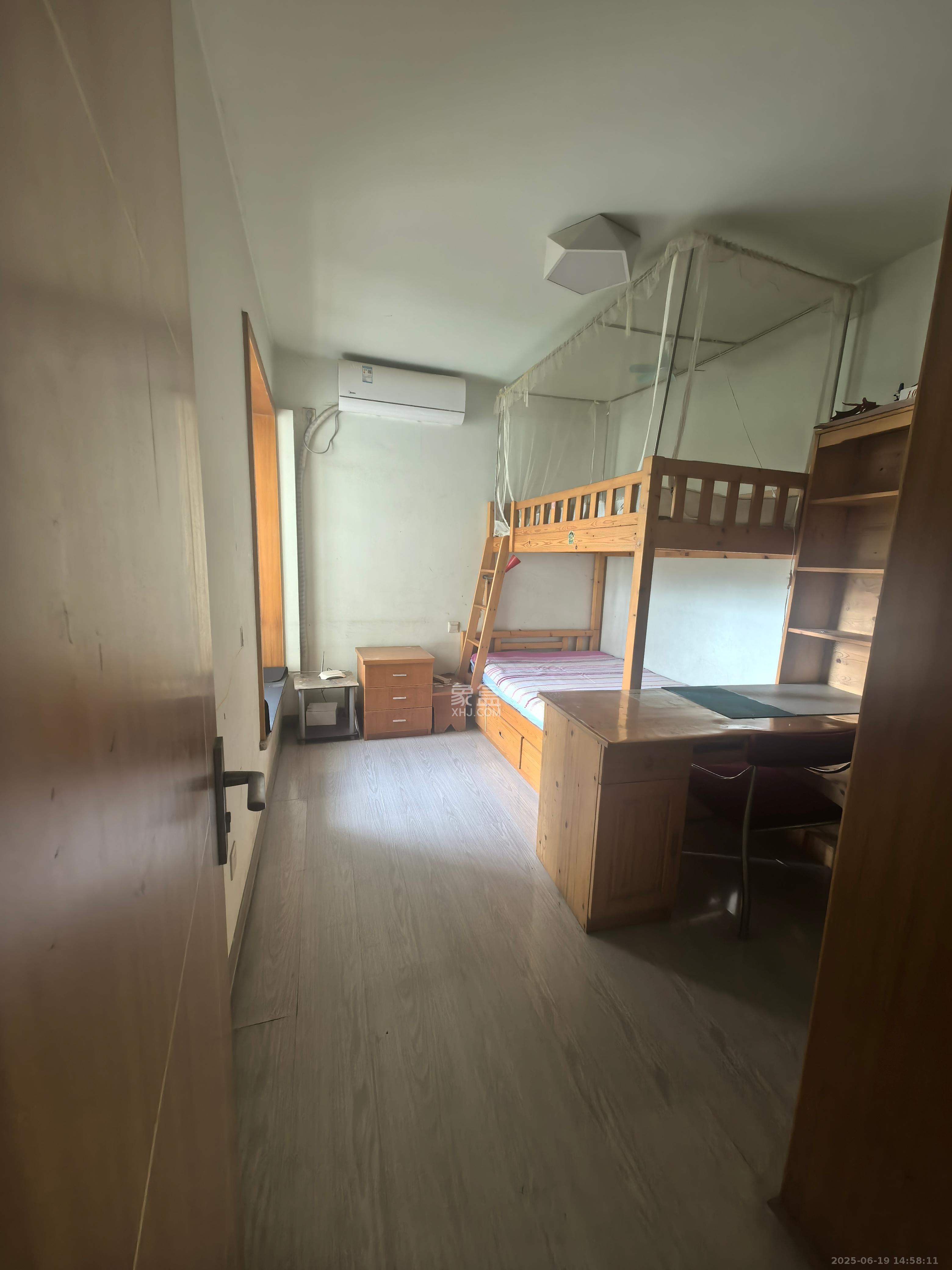 金帆江滨玫瑰园 3室2厅1卫 2000.0元/月 金帆江滨玫瑰园 3室2厅1卫 2000.0元/月室内图