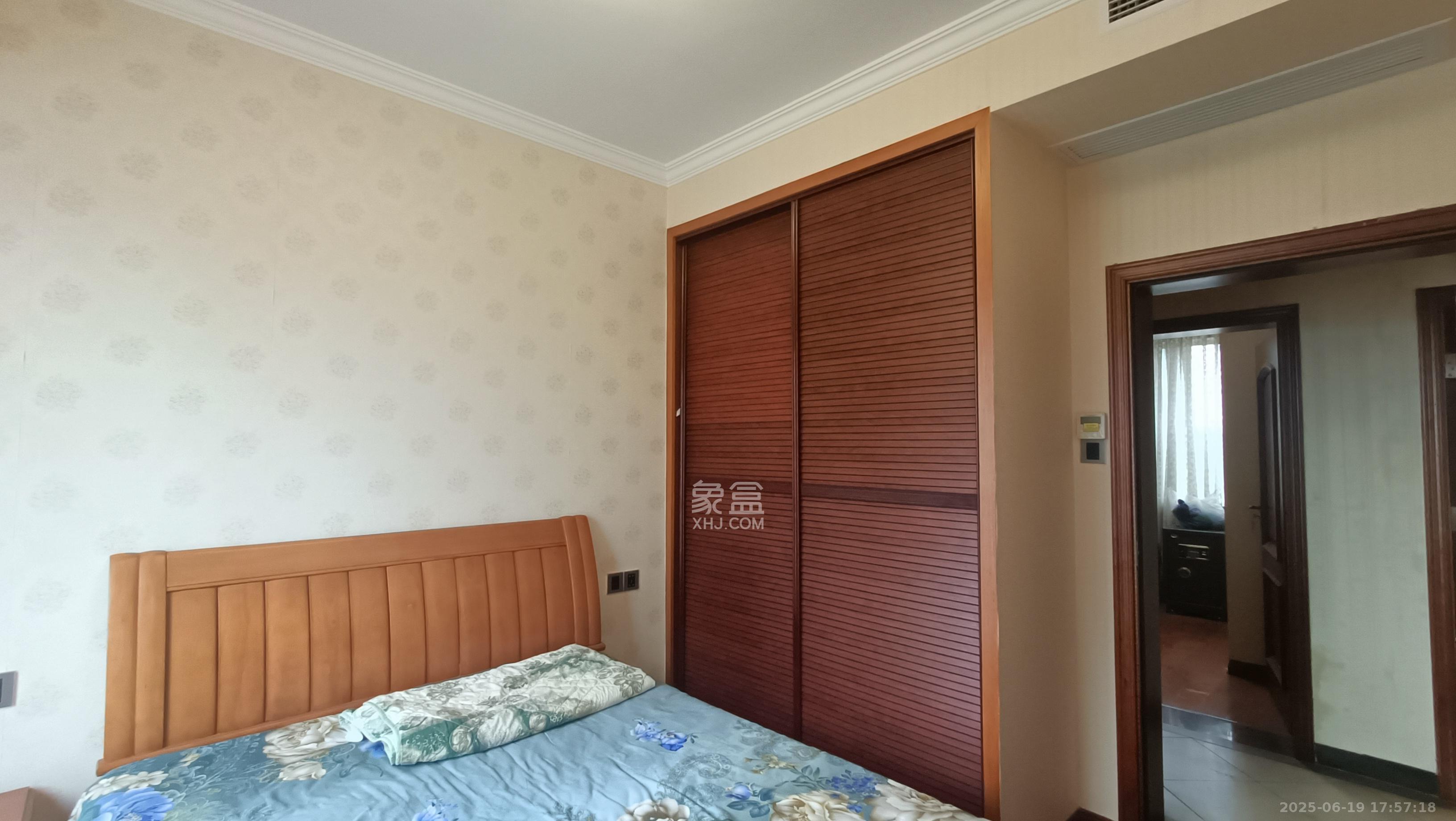 潇湘名城(新里程潇湘名城) 5室2厅2卫 3500.0元/月 潇湘名城(新里程潇湘名城) 5室2厅2卫 3500.0元/月室内图