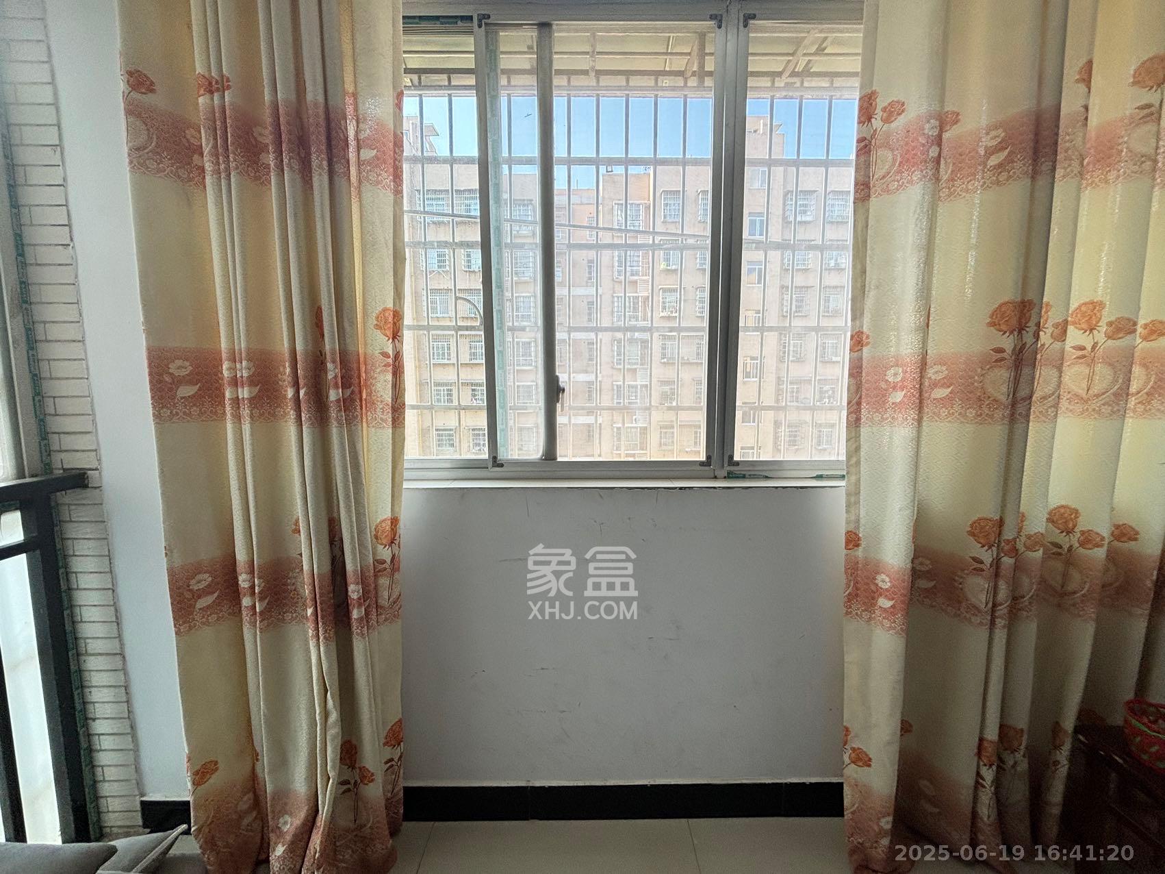 先锋新宇  2室1厅1卫    1800.0元/月室内图