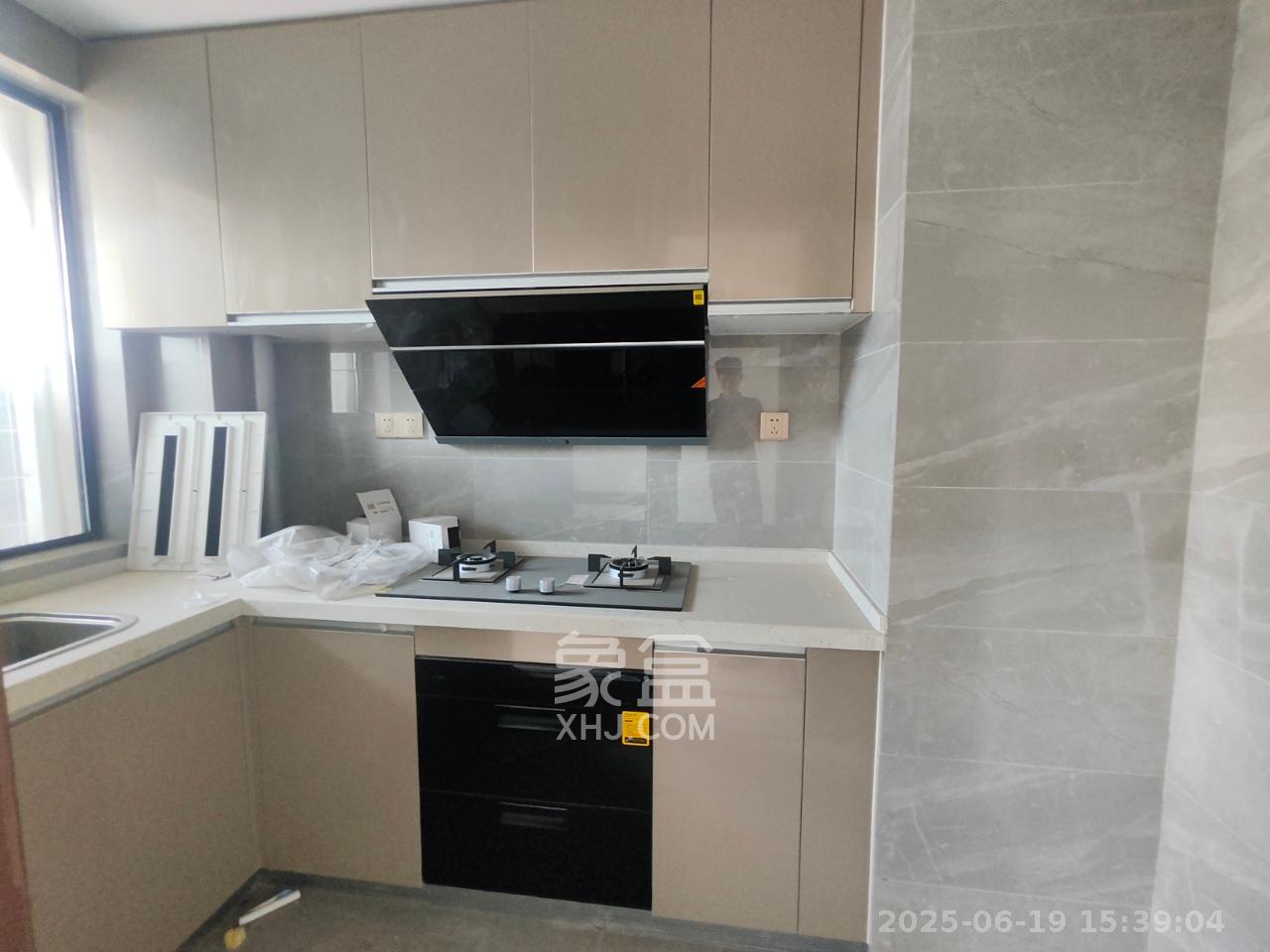 绿地长沙城际空间站(绿地新里佳苑) 5室2厅3卫 5000.0元/月 绿地长沙城际空间站(绿地新里佳苑) 5室2厅3卫 5000.0元/月室内图