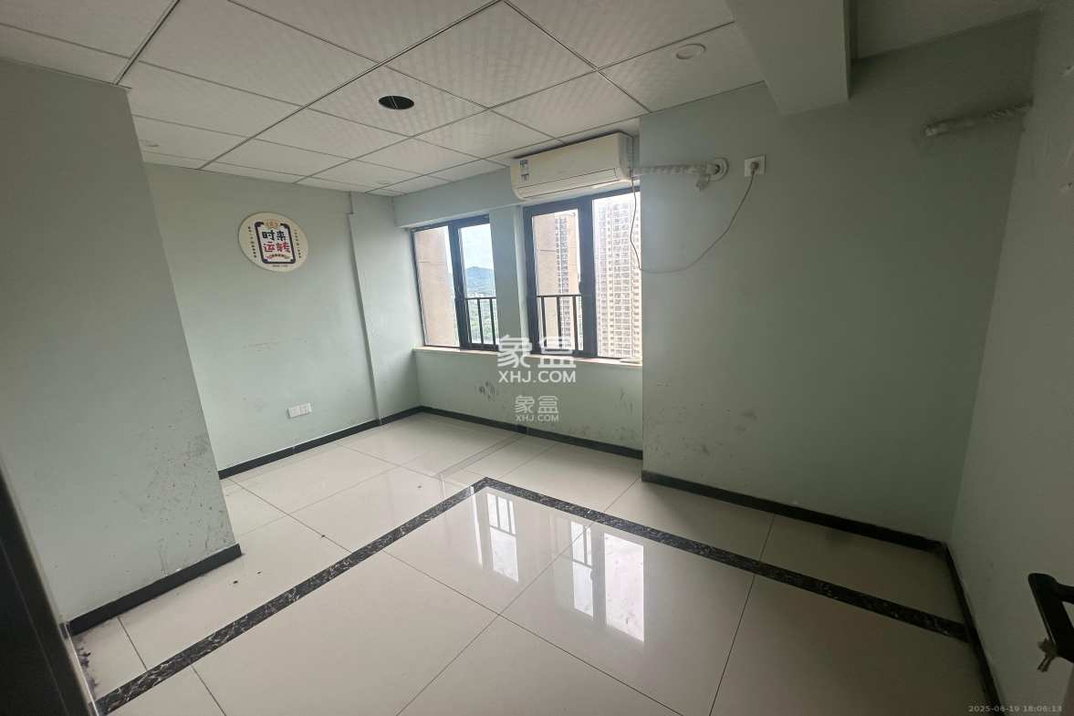 钰龙天下二期(钰龙佳园) 1室0厅0卫 3500.0元/月 钰龙天下二期(钰龙佳园) 1室0厅0卫 3500.0元/月室内图