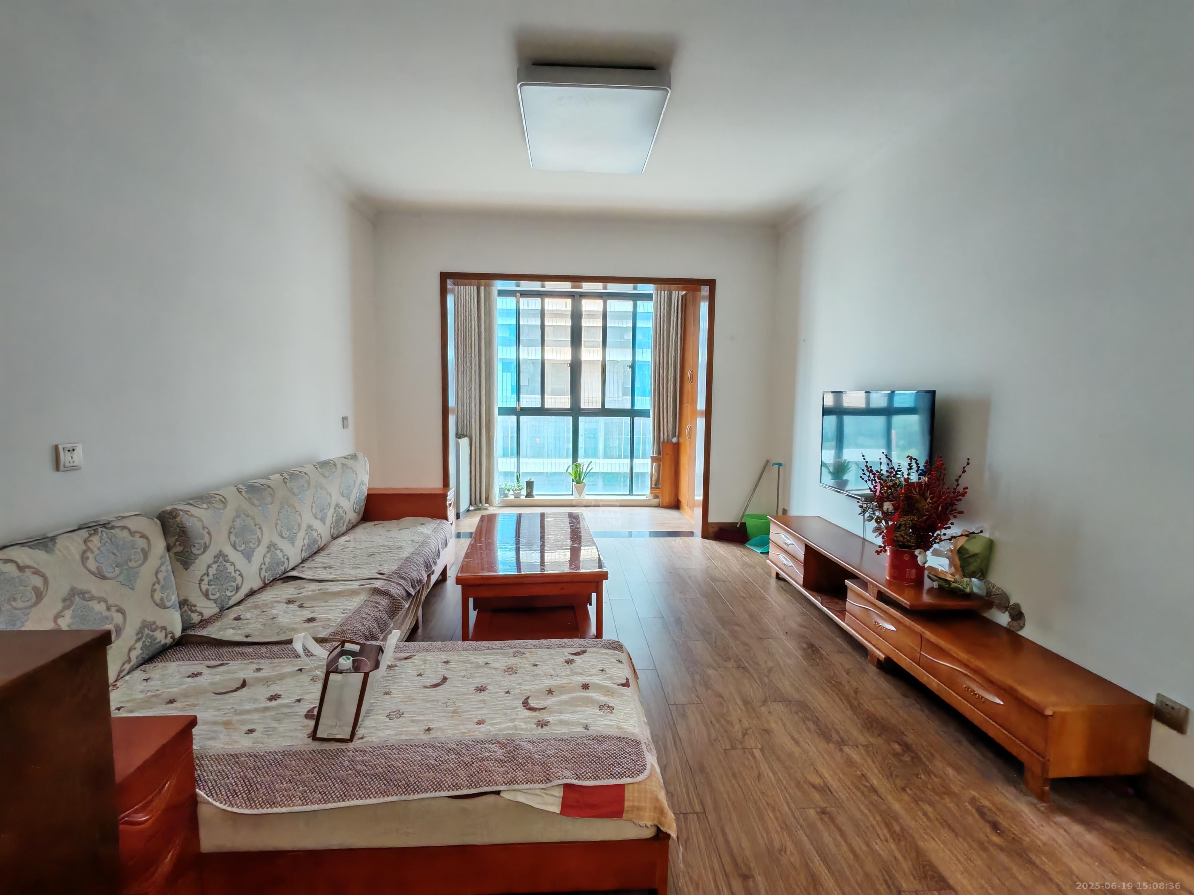 武广国际学苑 3室2厅1卫 2200.0元/月 武广国际学苑 3室2厅1卫 2200.0元/月室内图