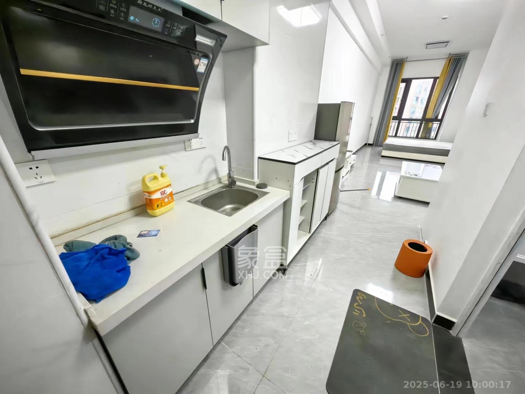 新力铂园(江山云著)  1室1厅1卫    1800.0元/月 新力铂园(江山云著)  1室1厅1卫    1800.0元/月室内图