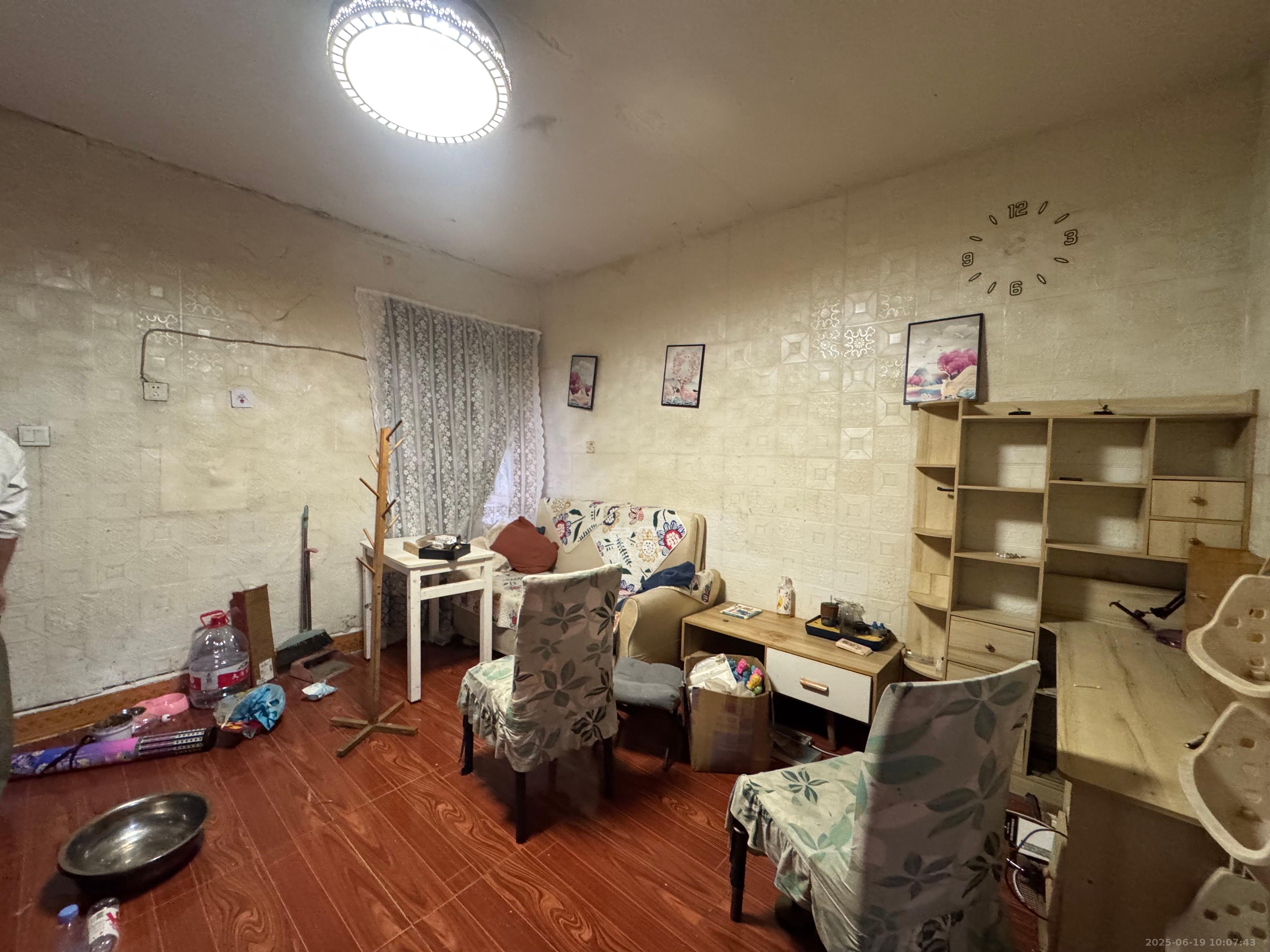 长坡社区  1室0厅0卫   1000.00元/月