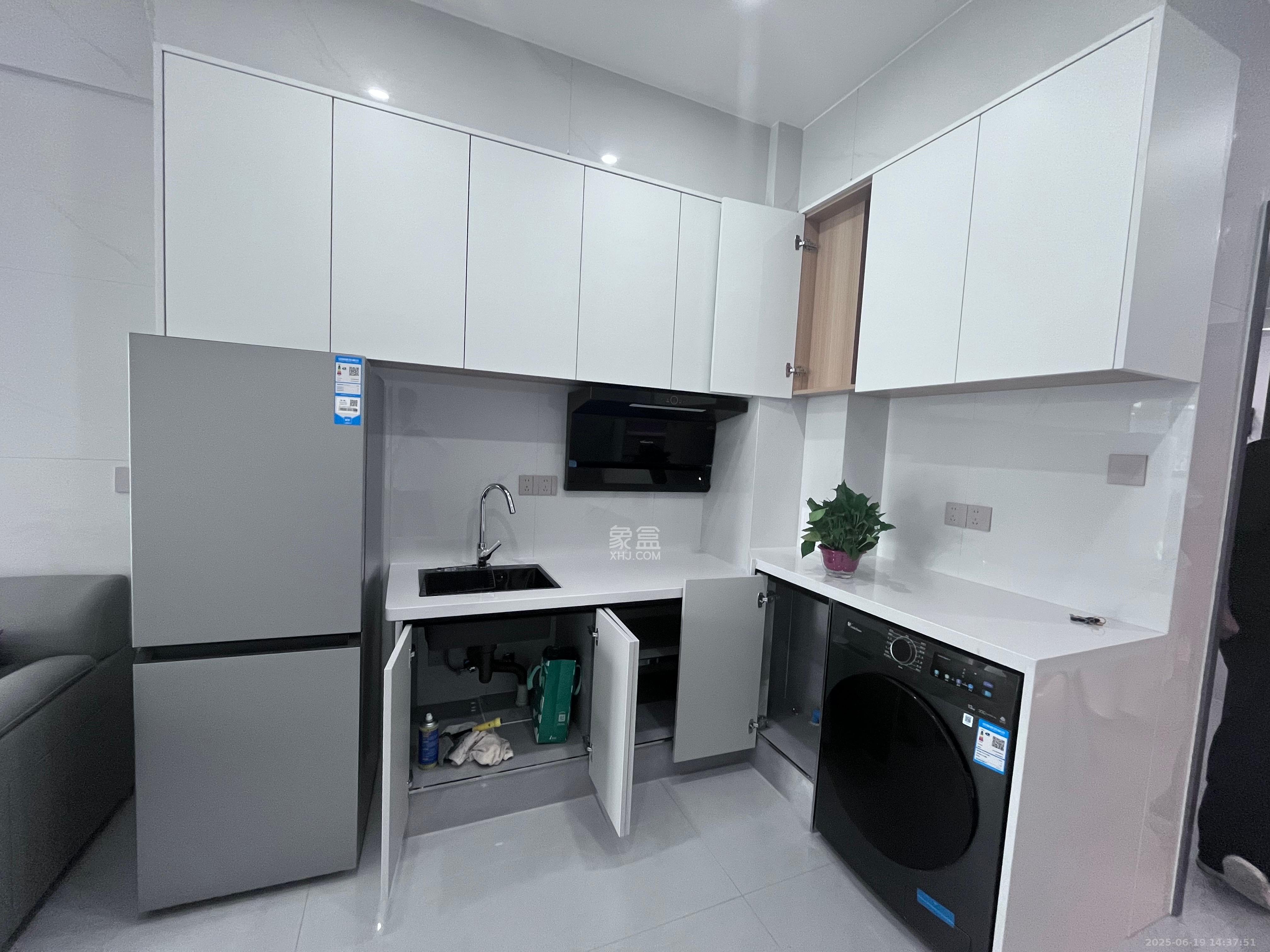 恒大誉府(融誉商业中心) 1室0厅0卫 1600.0元/月 恒大誉府(融誉商业中心) 1室0厅0卫 1600.0元/月室内图