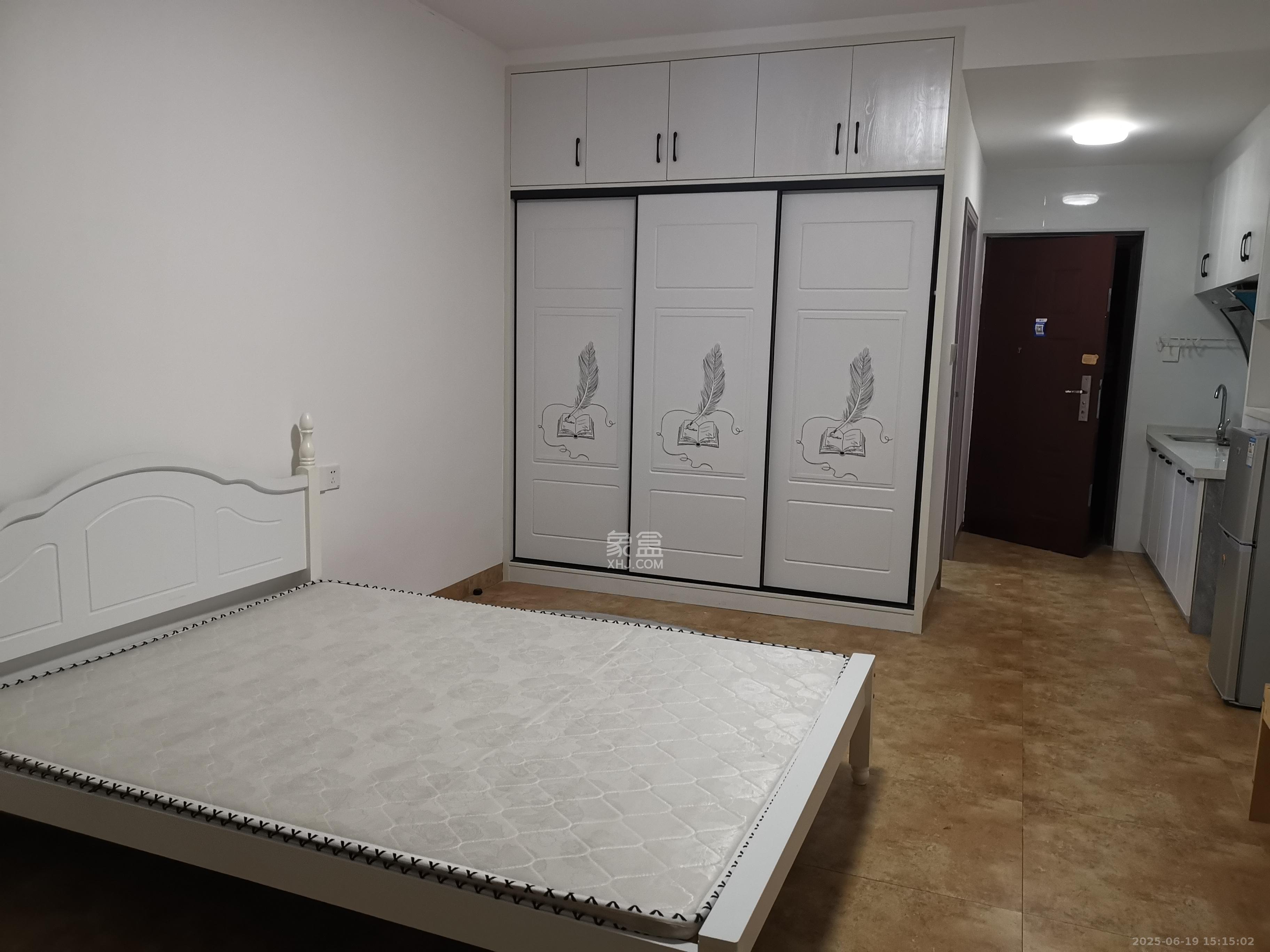 金域华府  1室1厅1卫   1200.00元/月室内图