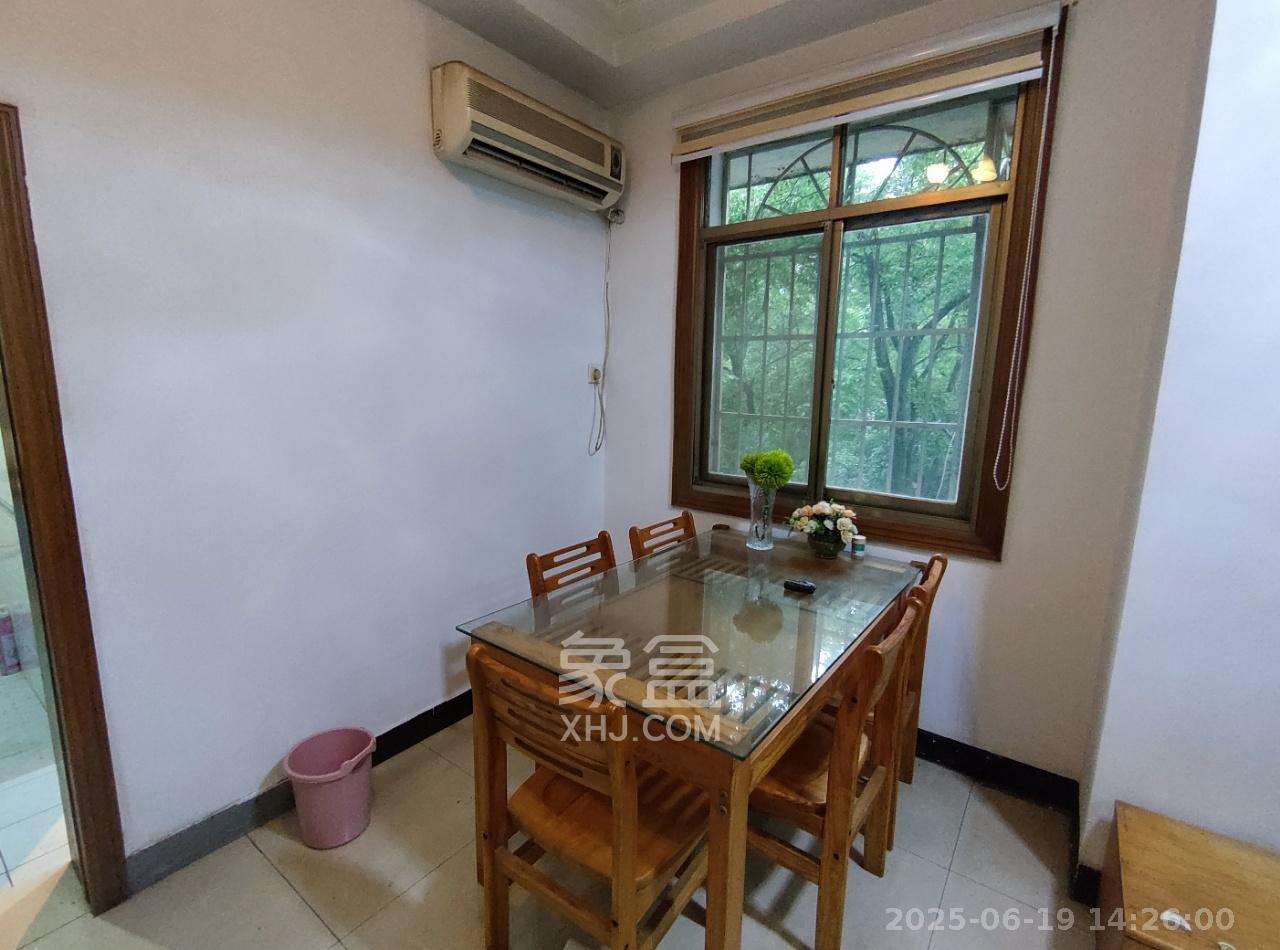 湖南电视台宿舍 3室1厅1卫 2300.0元/月 湖南电视台宿舍 3室1厅1卫 2300.0元/月室内图