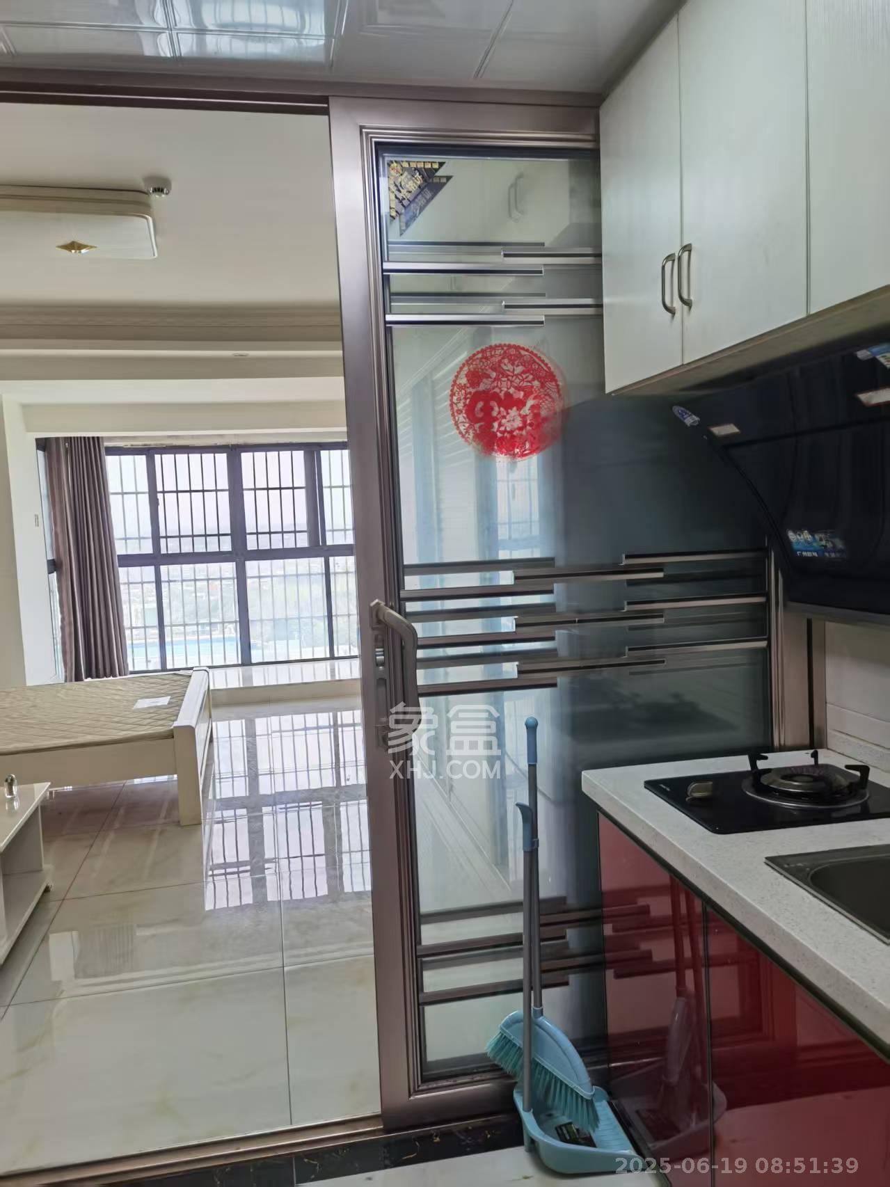 美利新世界  1室1厅1卫    1350.0元/月 美利新世界  1室1厅1卫    1350.0元/月室内图