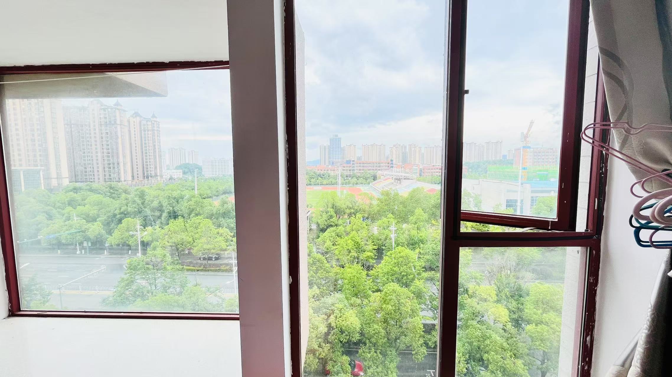 阳光青年城  1室1厅1卫    900.0元/月 阳光青年城  1室1厅1卫    900.0元/月室内图