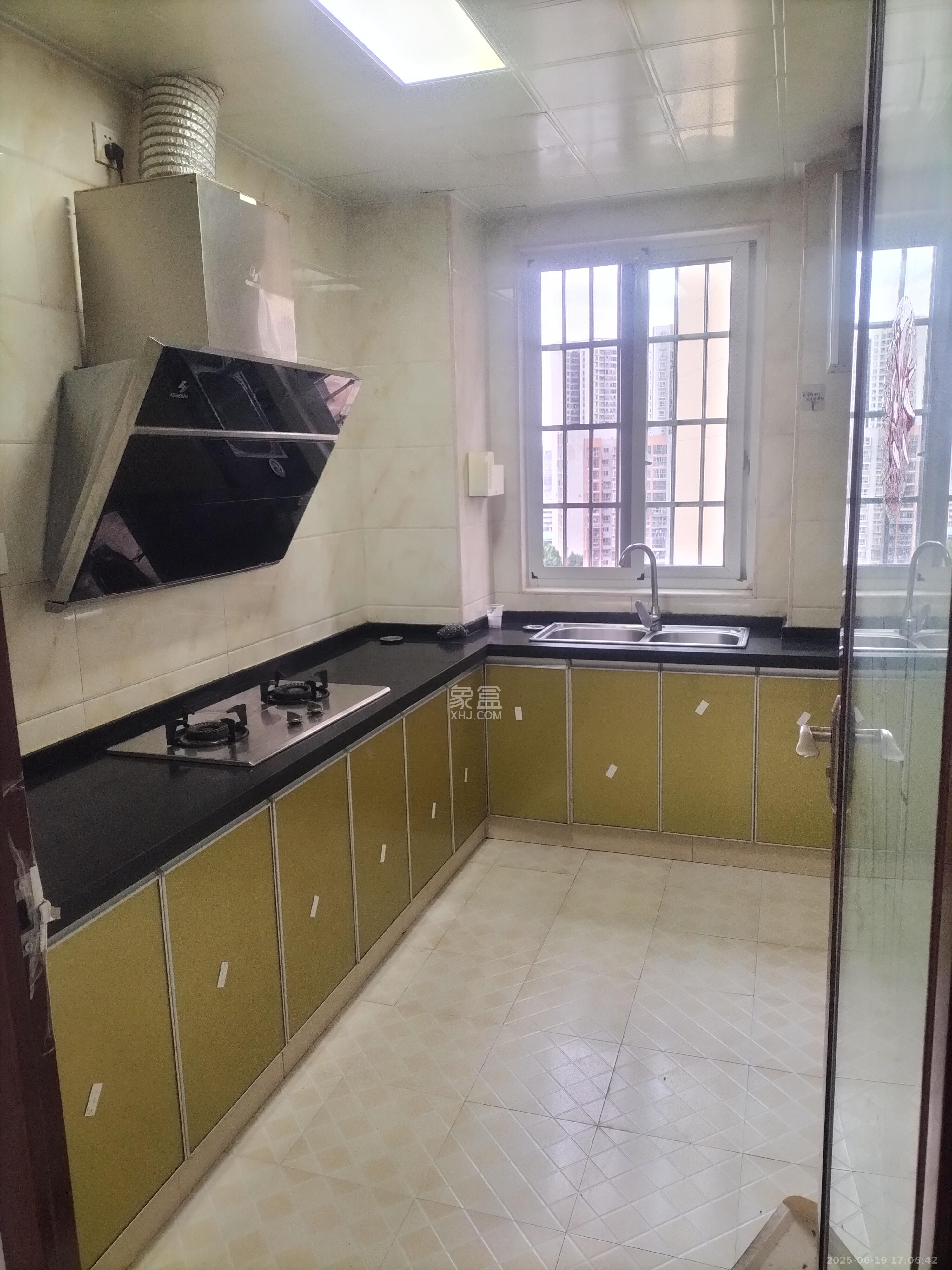 家兴苑  3室2厅1卫    2200.0元/月室内图