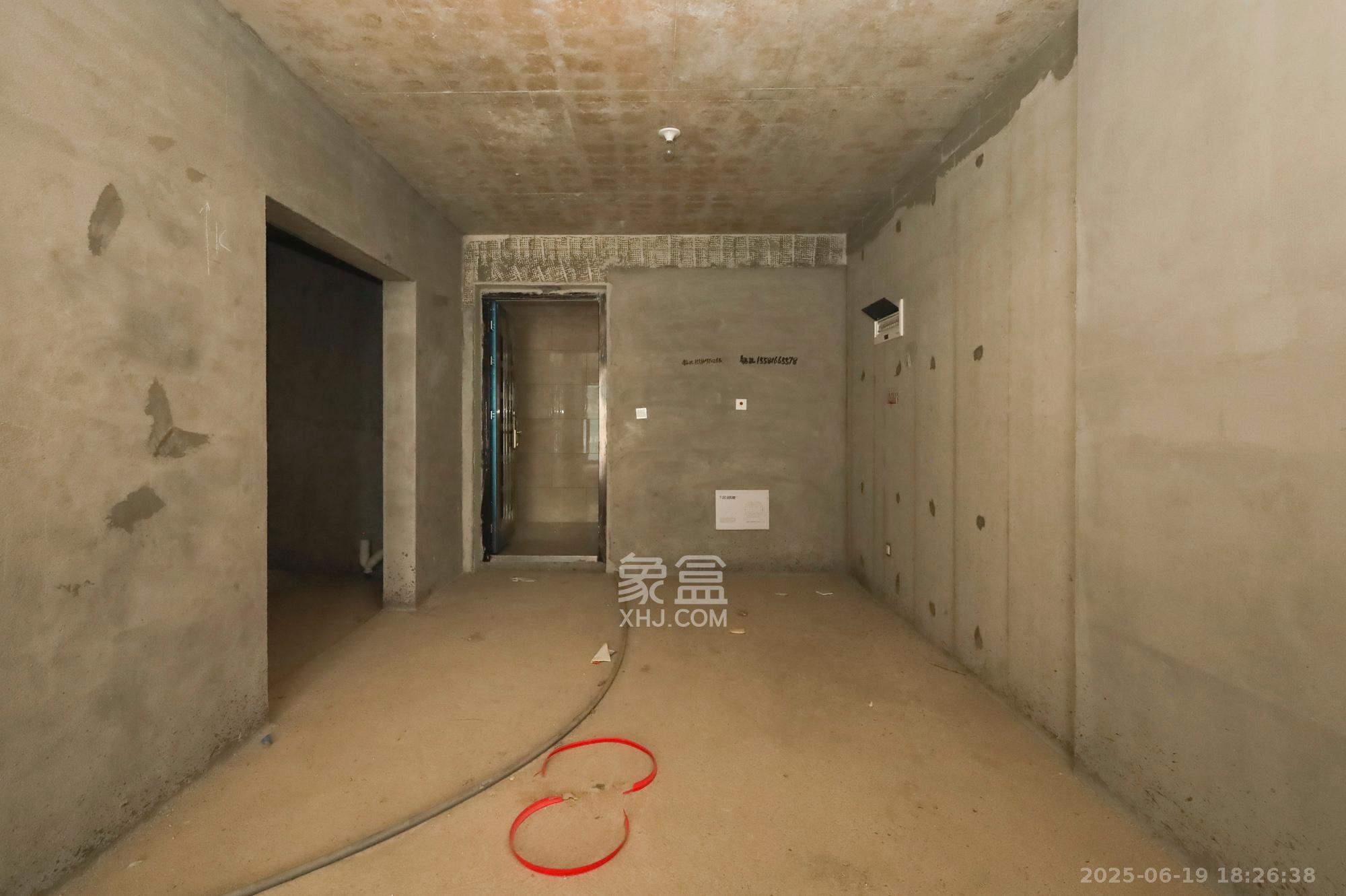 嘉宇北部湾BC区  4室2厅2卫    67.0万 嘉宇北部湾BC区  4室2厅2卫    67.0万客厅