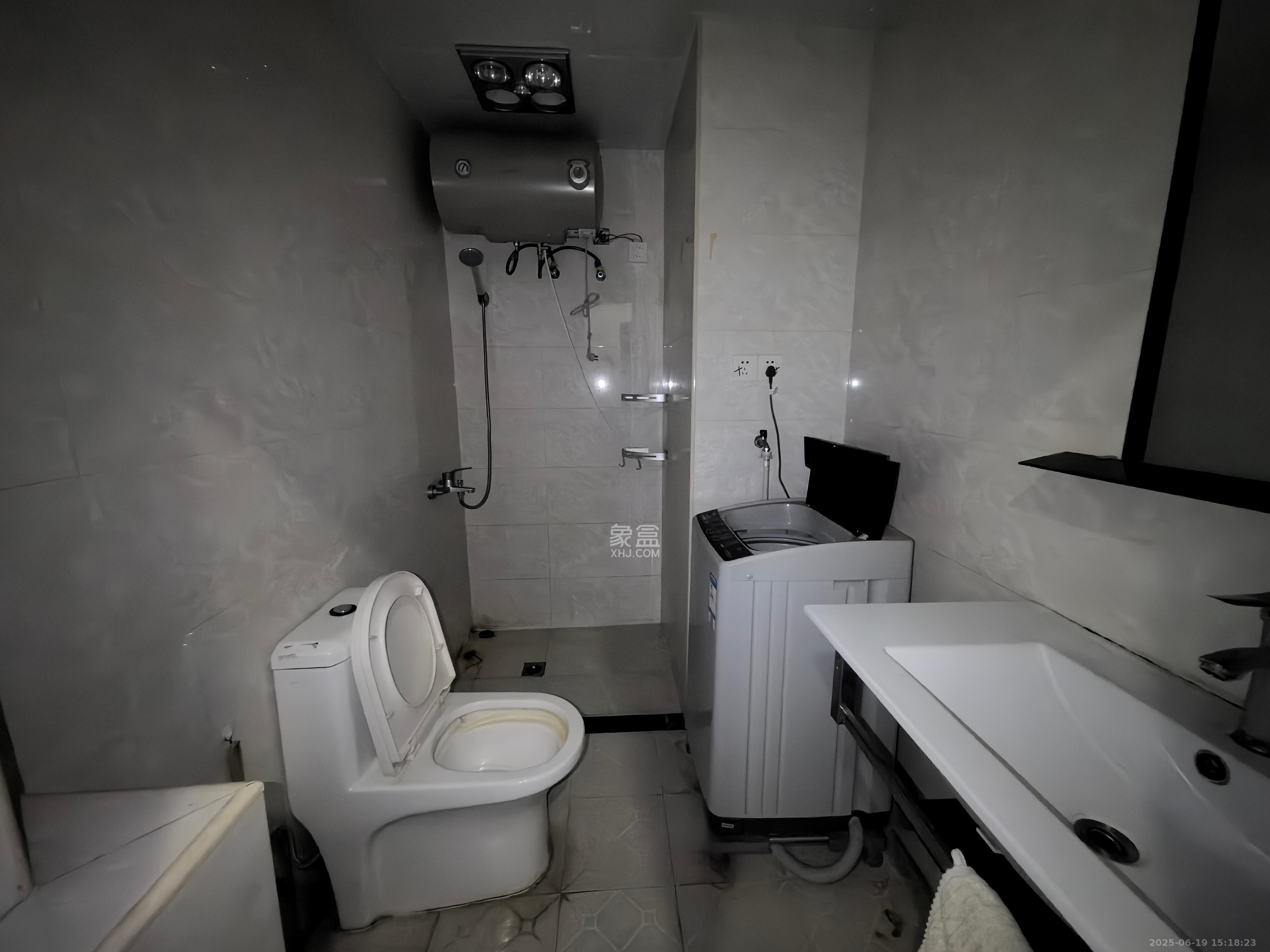 金鼎公园尚  1室1厅1卫    1200.0元/月室内图